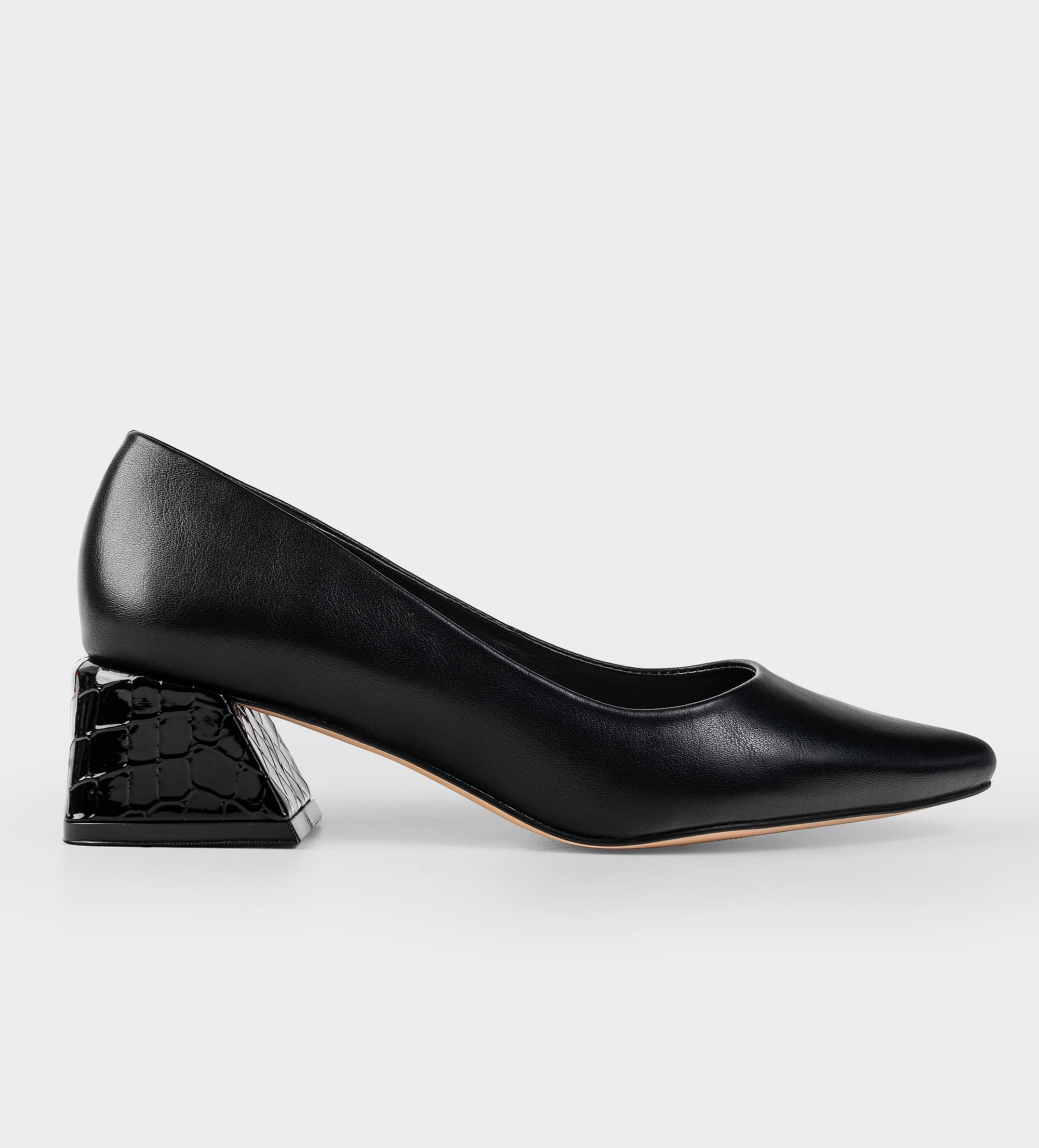 ZAPATILLA TACÓN BAJO PUNTAL NEGRO
