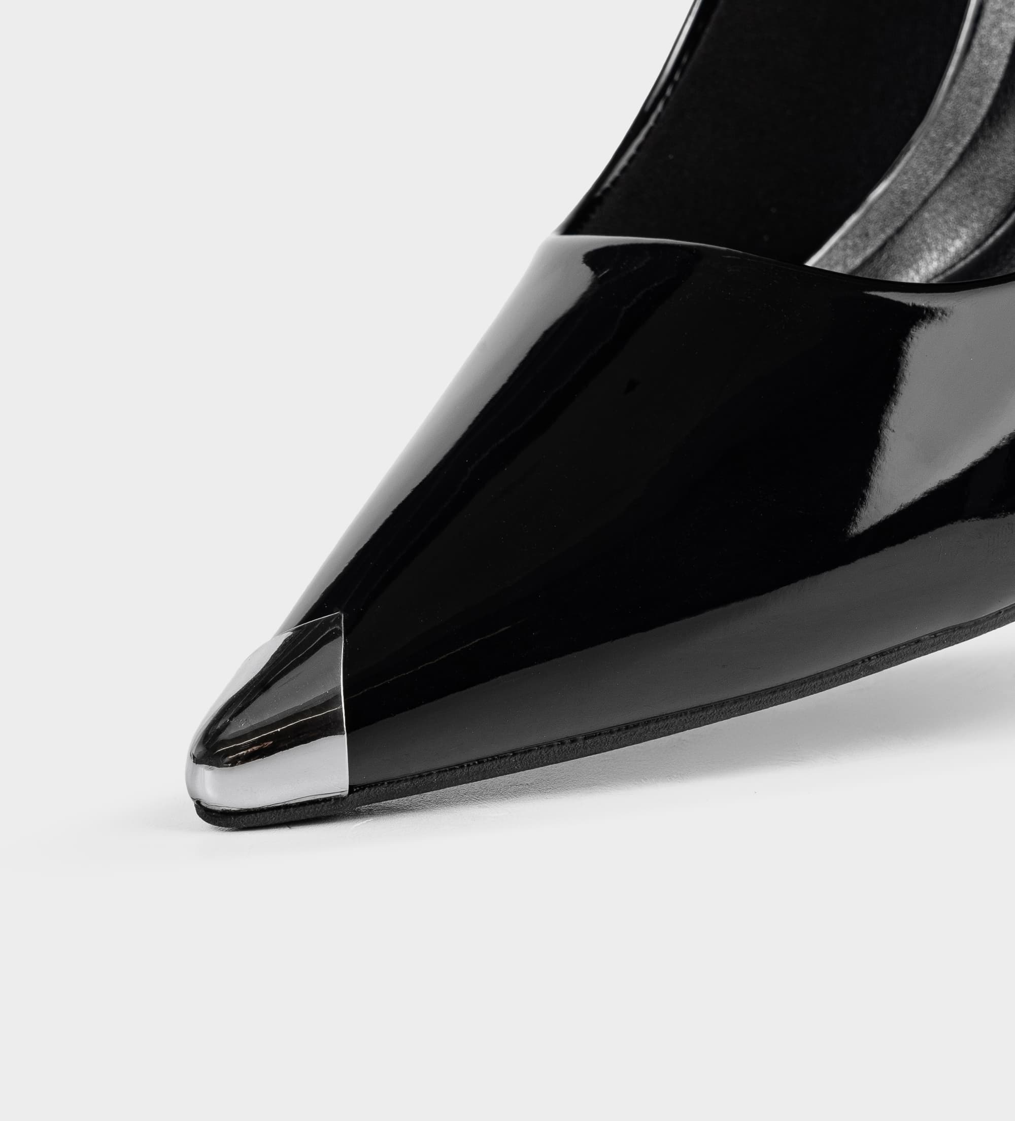 STILETTOS TACÓN CHAROL NEGRO PUNTA METÁLICA