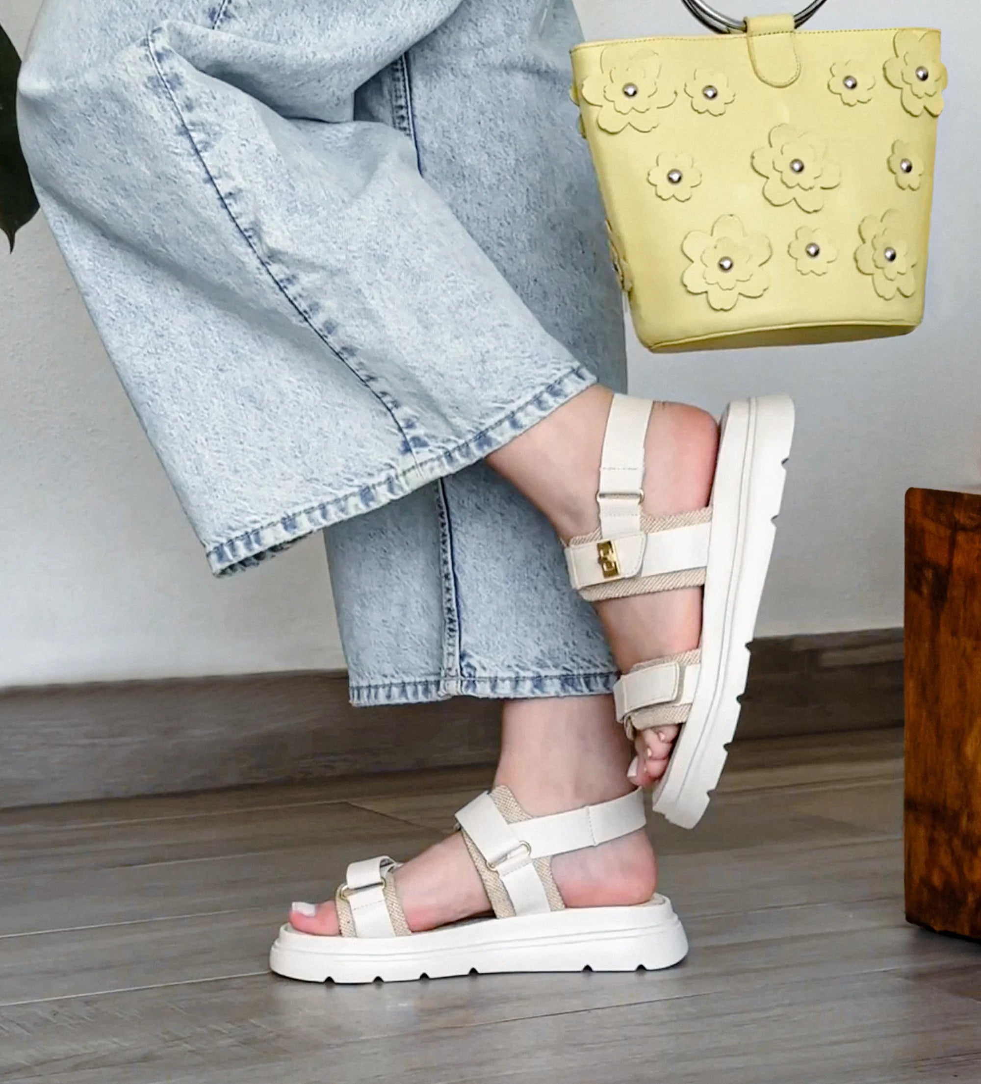 SANDALIA TREKKING HEBILLAS BEIGE