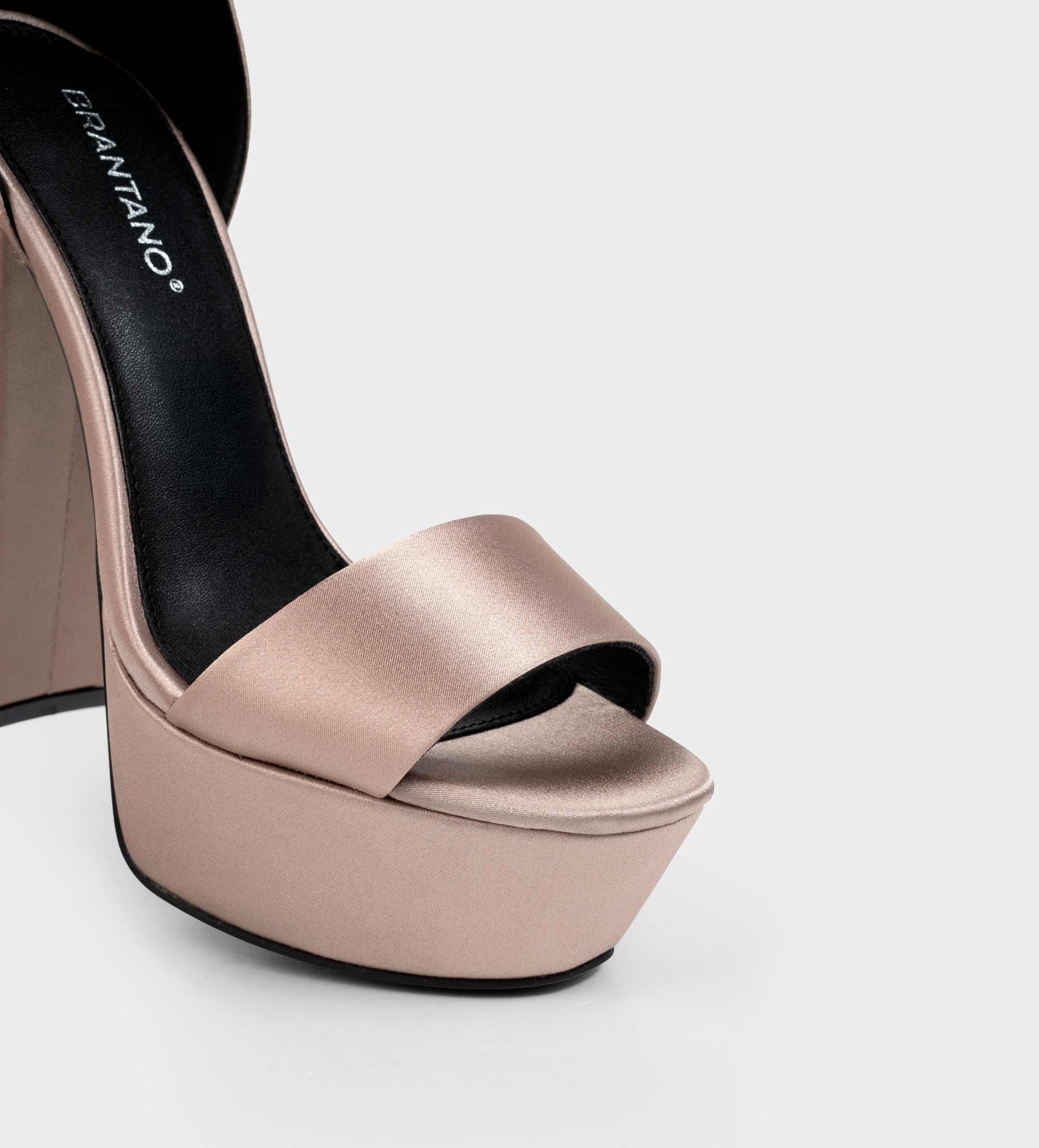 SANDALIA PLATAFORMA SATINADA BEIGE