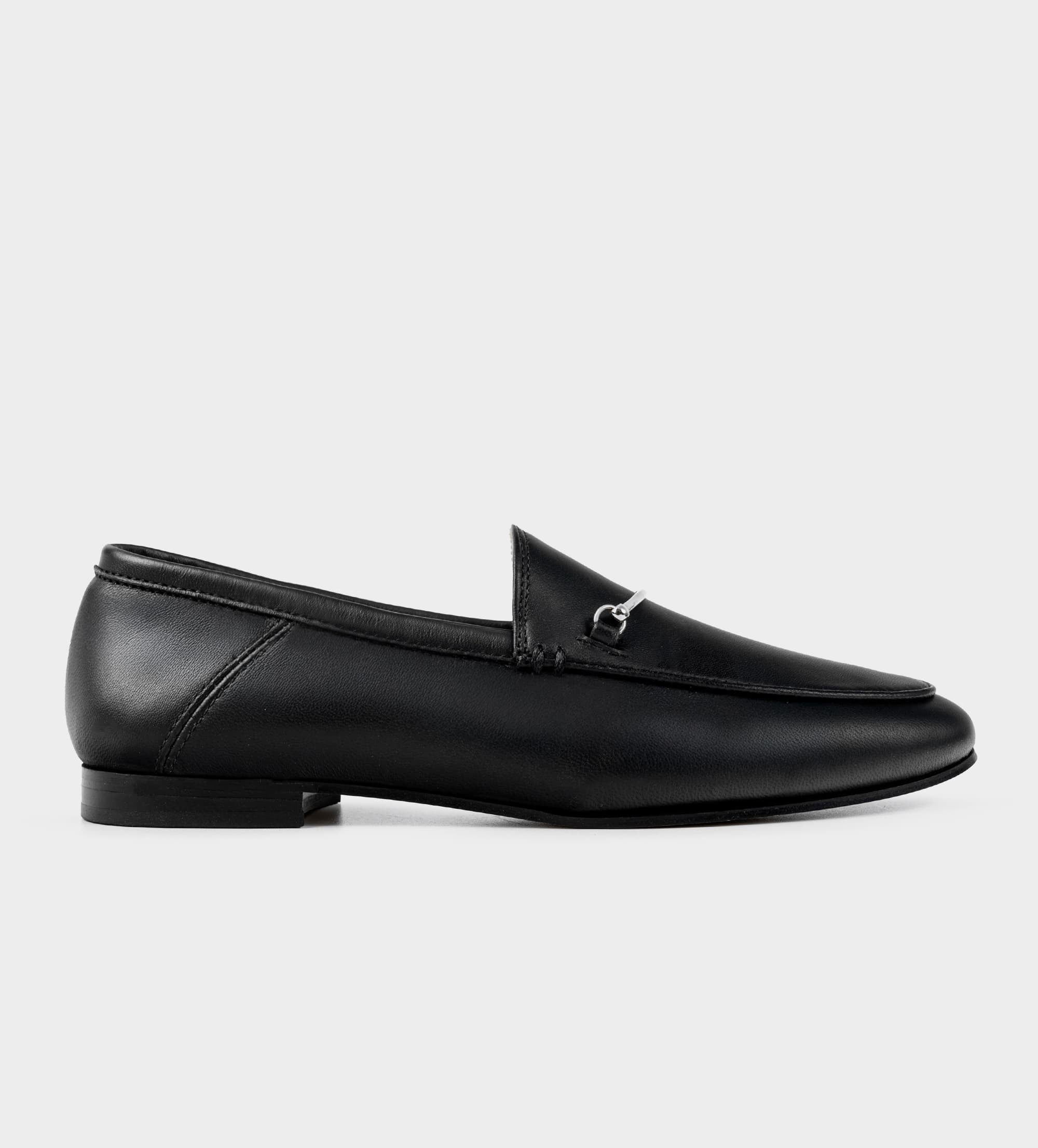 MOCASÍN HERRAJE PIEL NEGRO