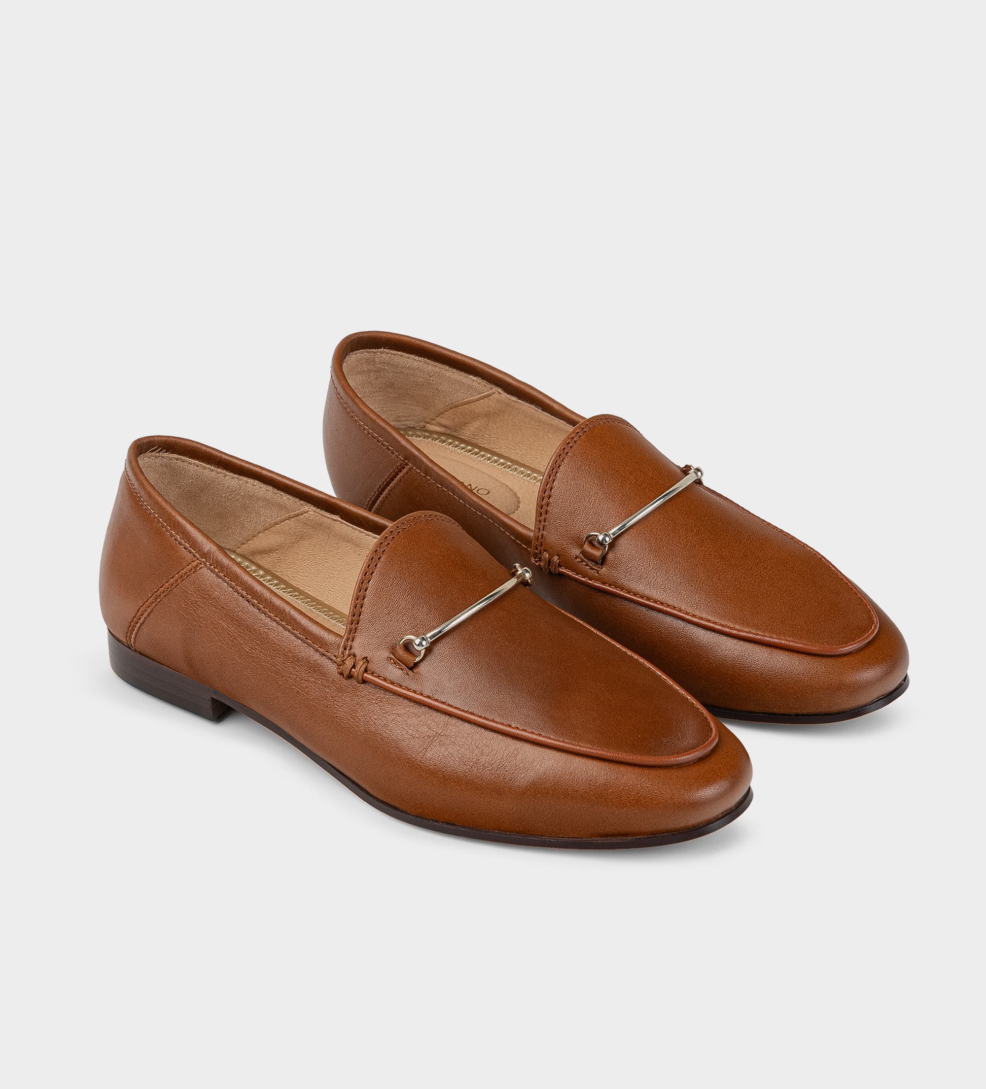 MOCASÍN HERRAJE PIEL CAFÉ
