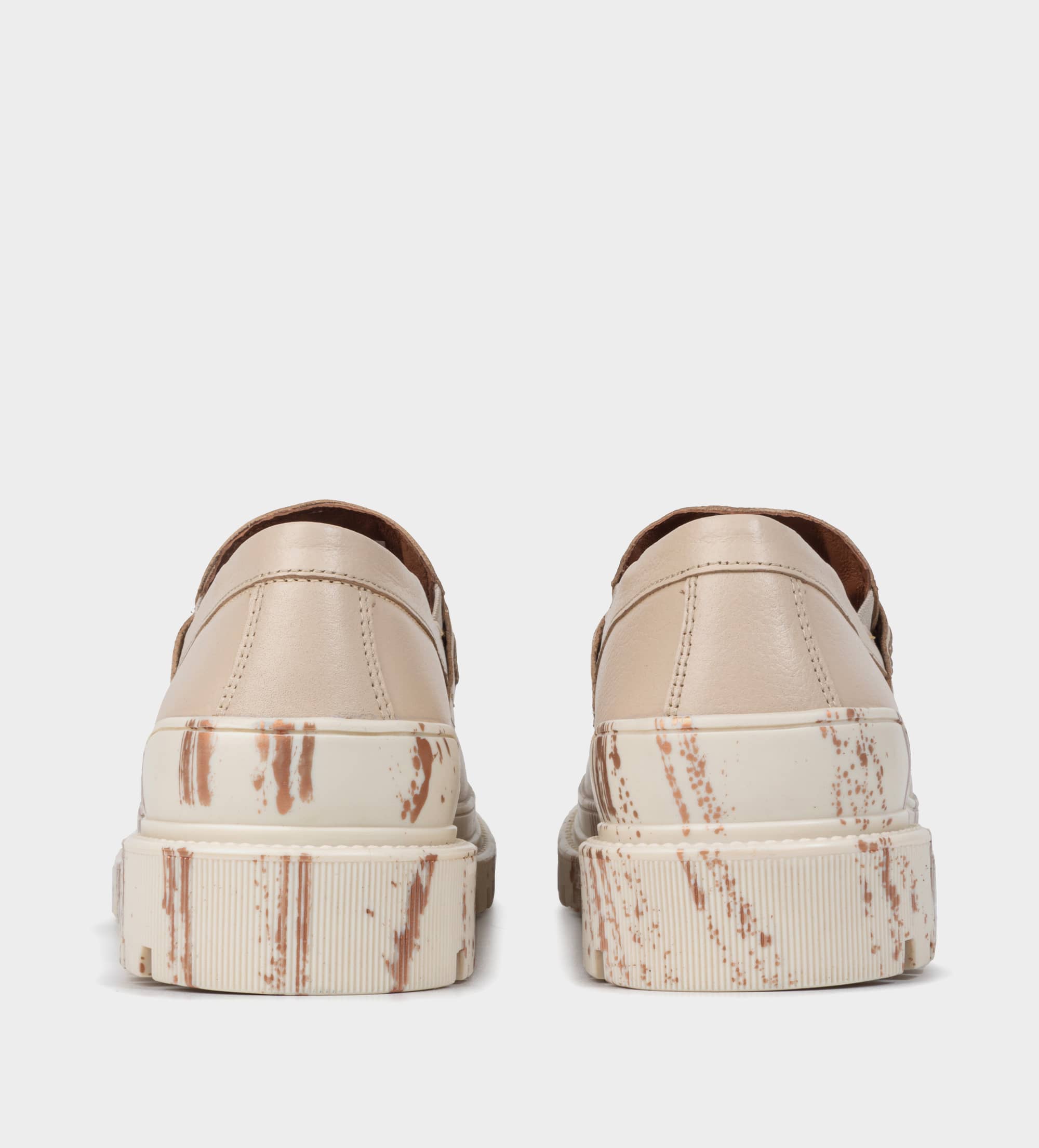 MOCASÍN SLIP ON TRACK PIEL BEIGE