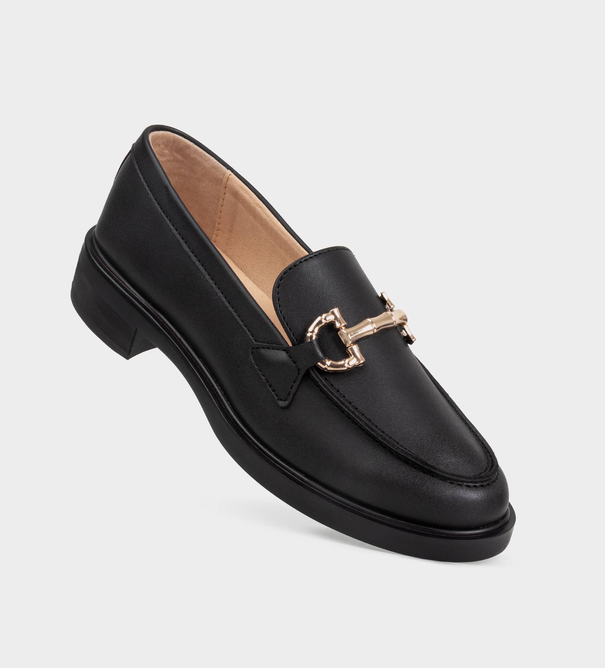 MOCASÍN CASUAL HERRAJE NEGRO