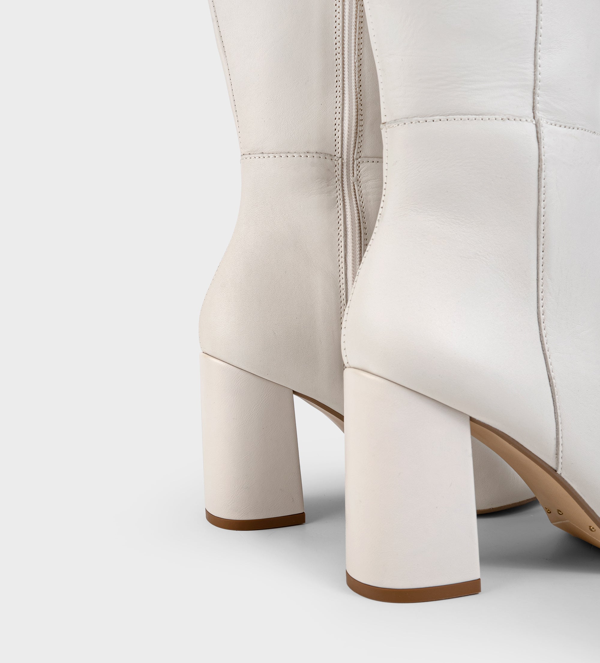 BOTA ALTA PIEL BLANCO