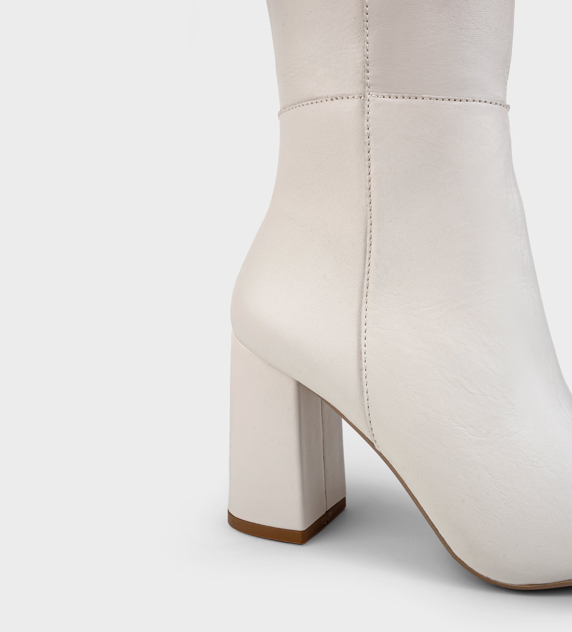 BOTA ALTA PIEL BLANCO