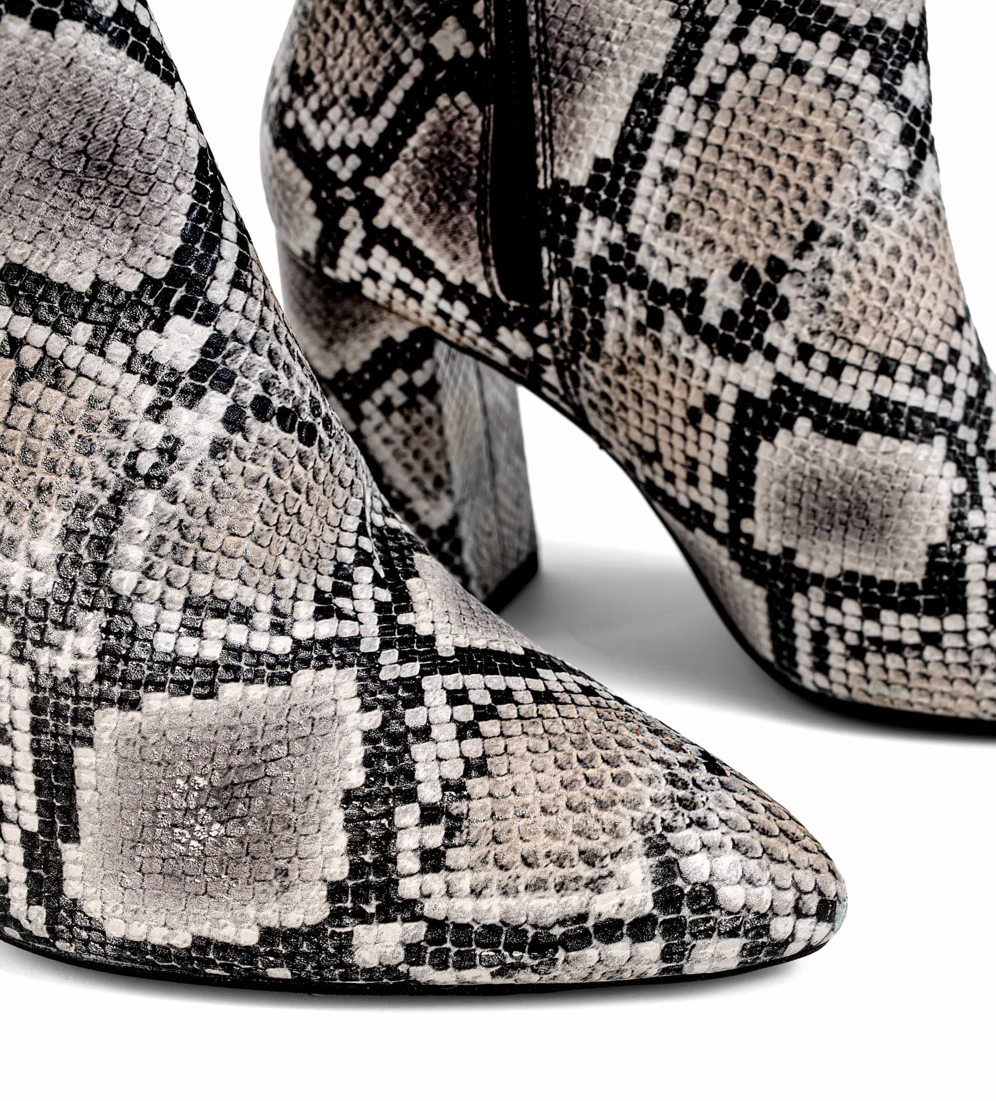 BOTA ALTA CASUAL SNAKE PRINT
