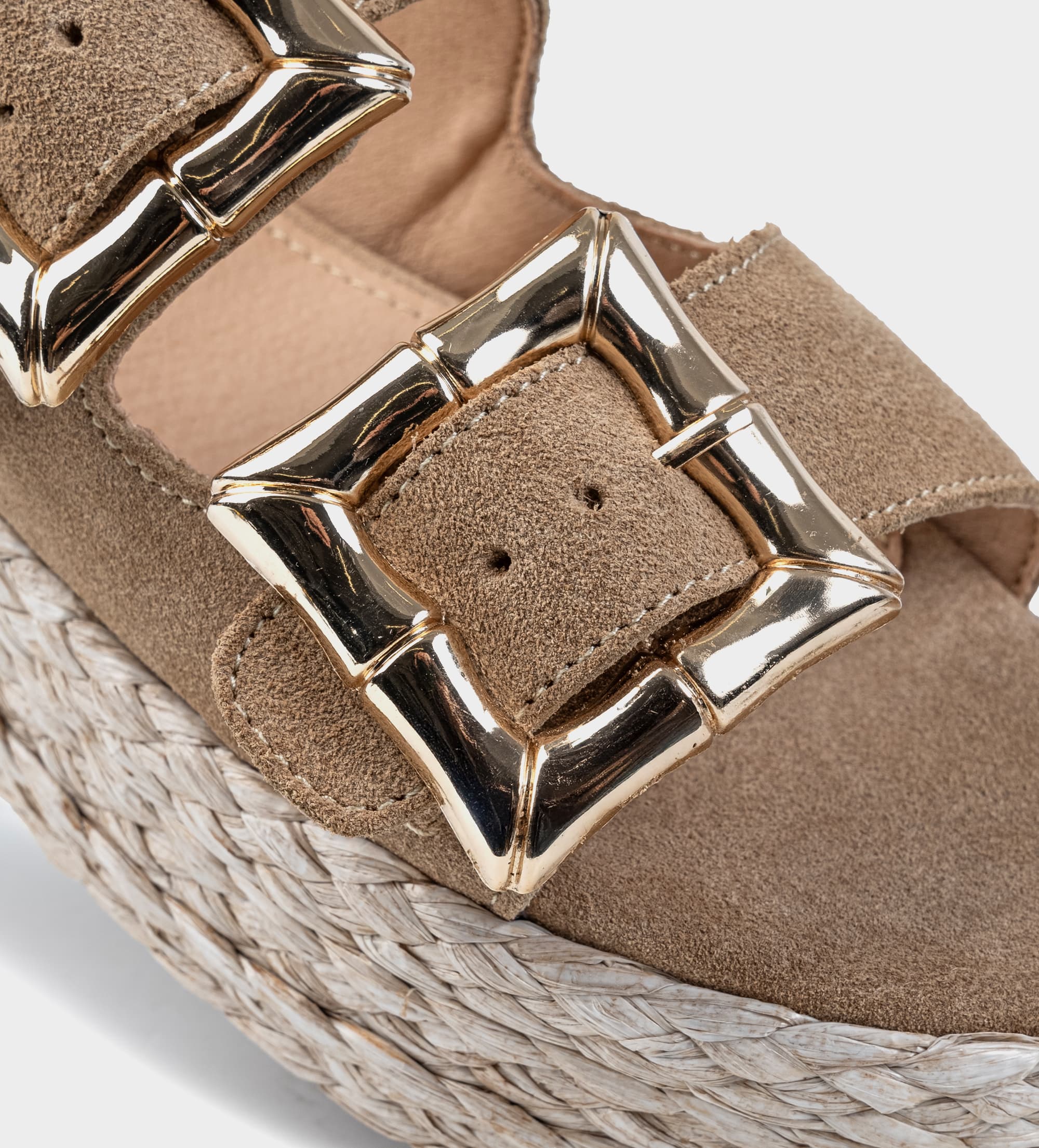 SANDALIA DOBLE HEBILLA GAMUZA CAMEL