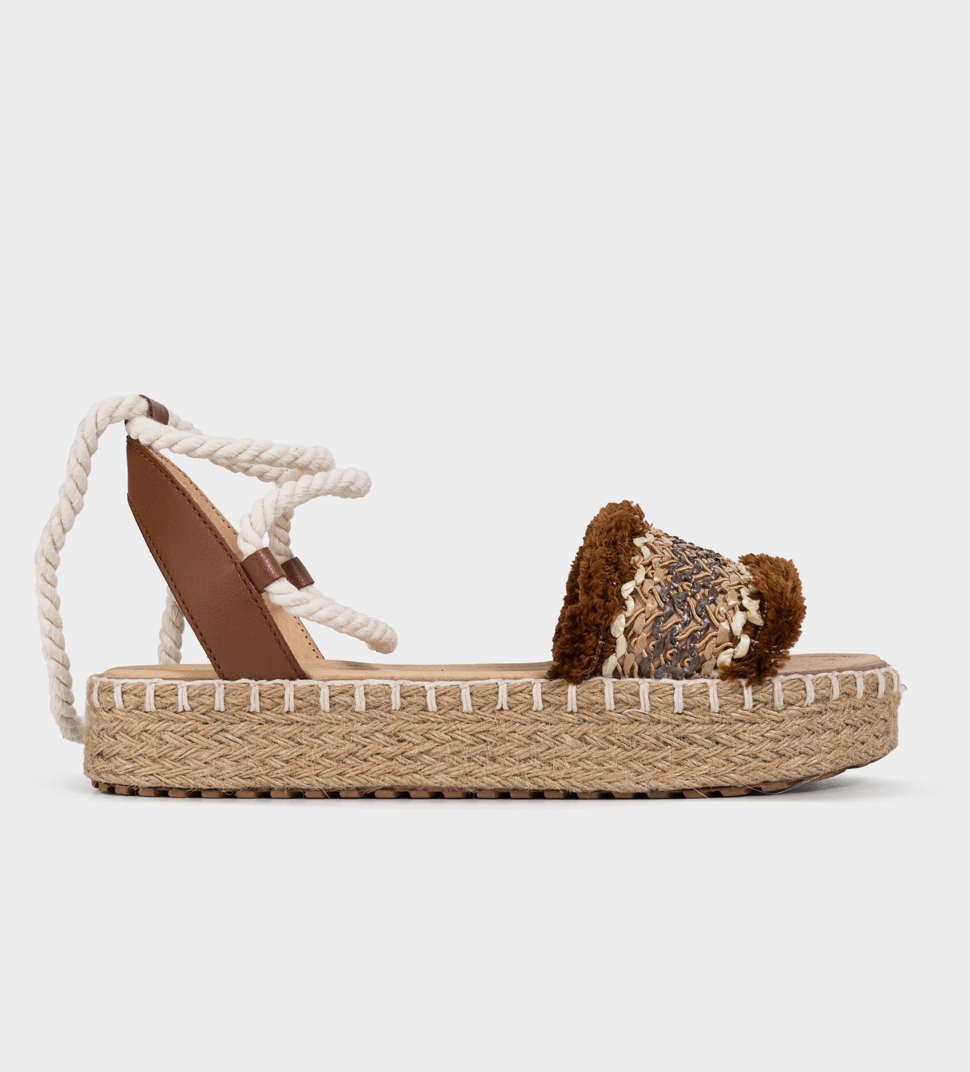 SANDALIA FLAT TEJIDO CAMEL