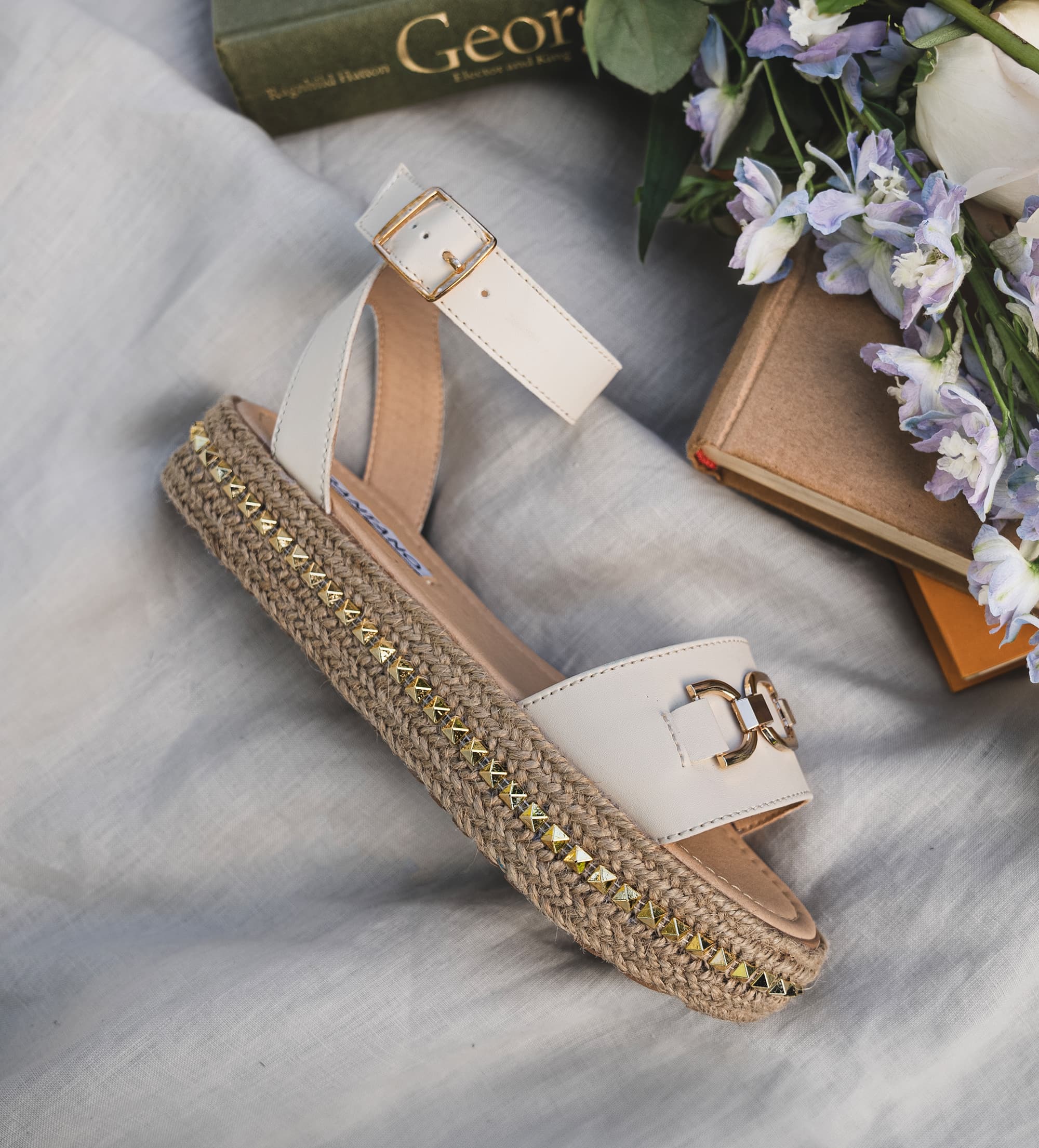 SANDALIA FLAT YUTE BEIGE – - Main Image