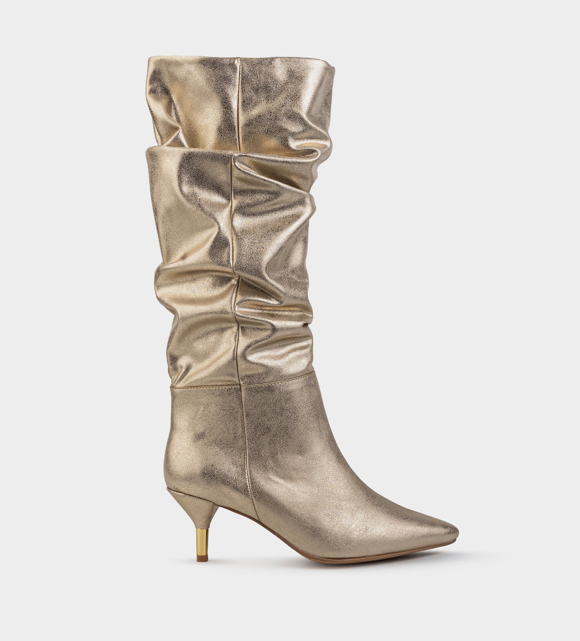 BOTA ALTA TACÓN BAJO SLOUCHY PIEL ORO