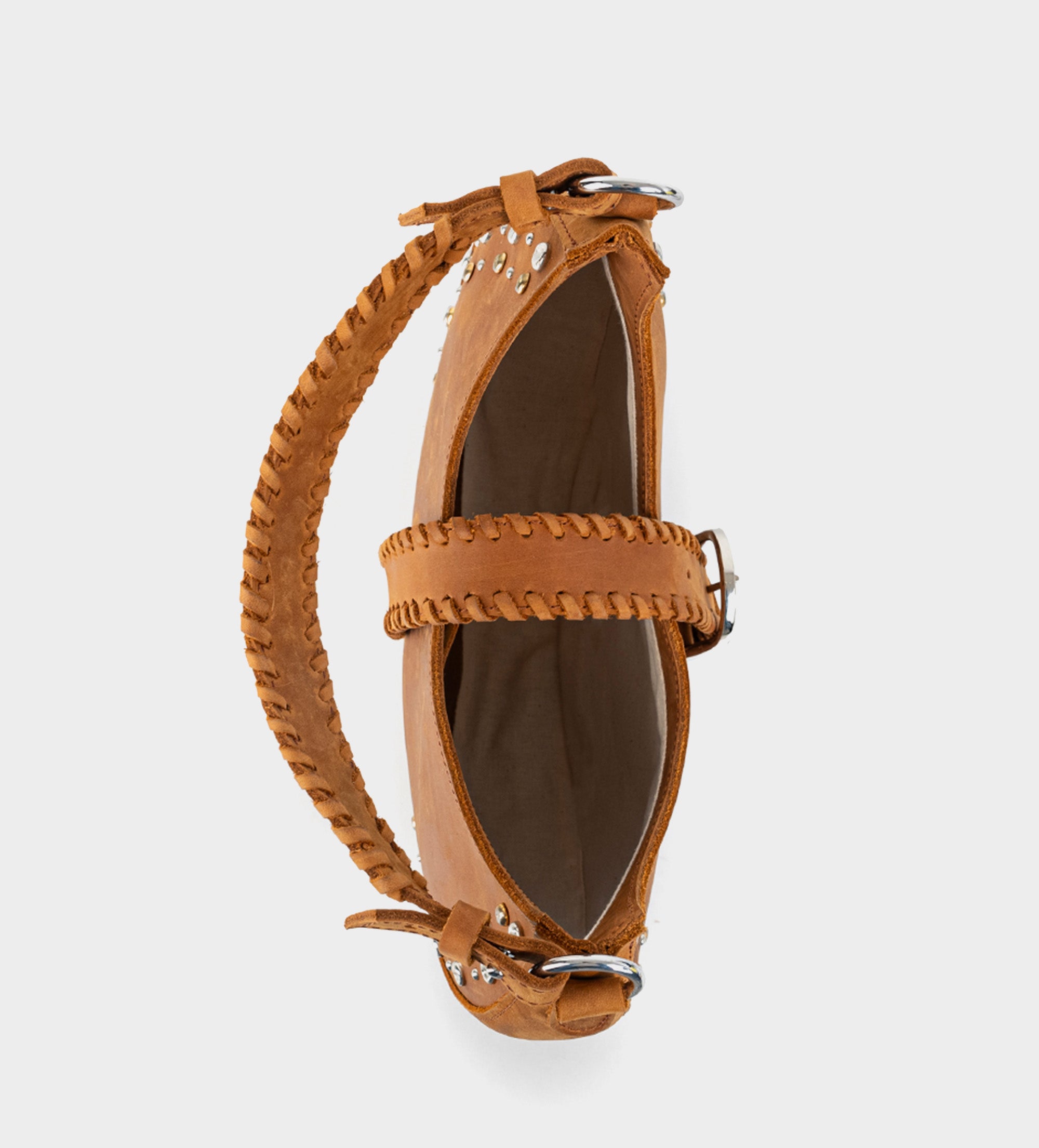 BOLSO HANDLE PIEL MIEL APLICACIONES METÁLICAS