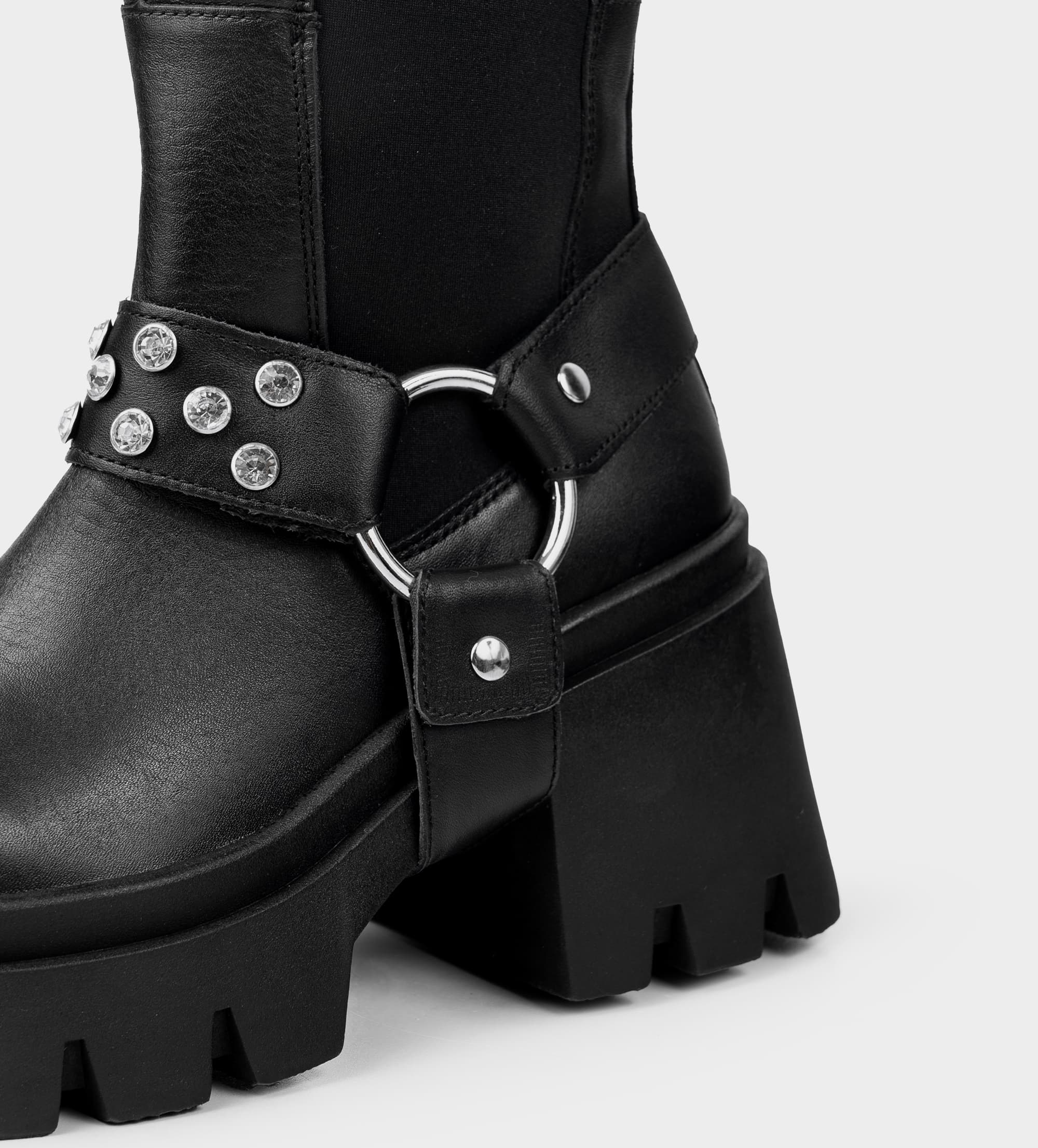 BOTA TRACK HEBILLA PIEL NEGRO