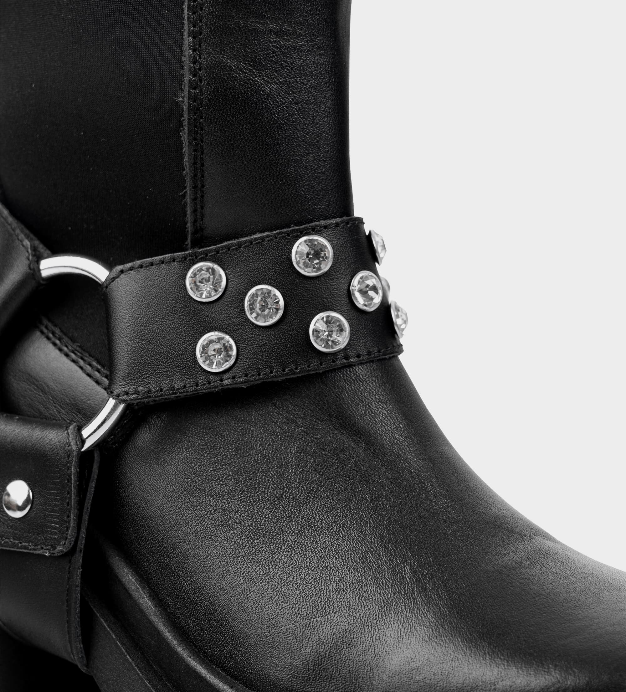 BOTA TRACK HEBILLA PIEL NEGRO