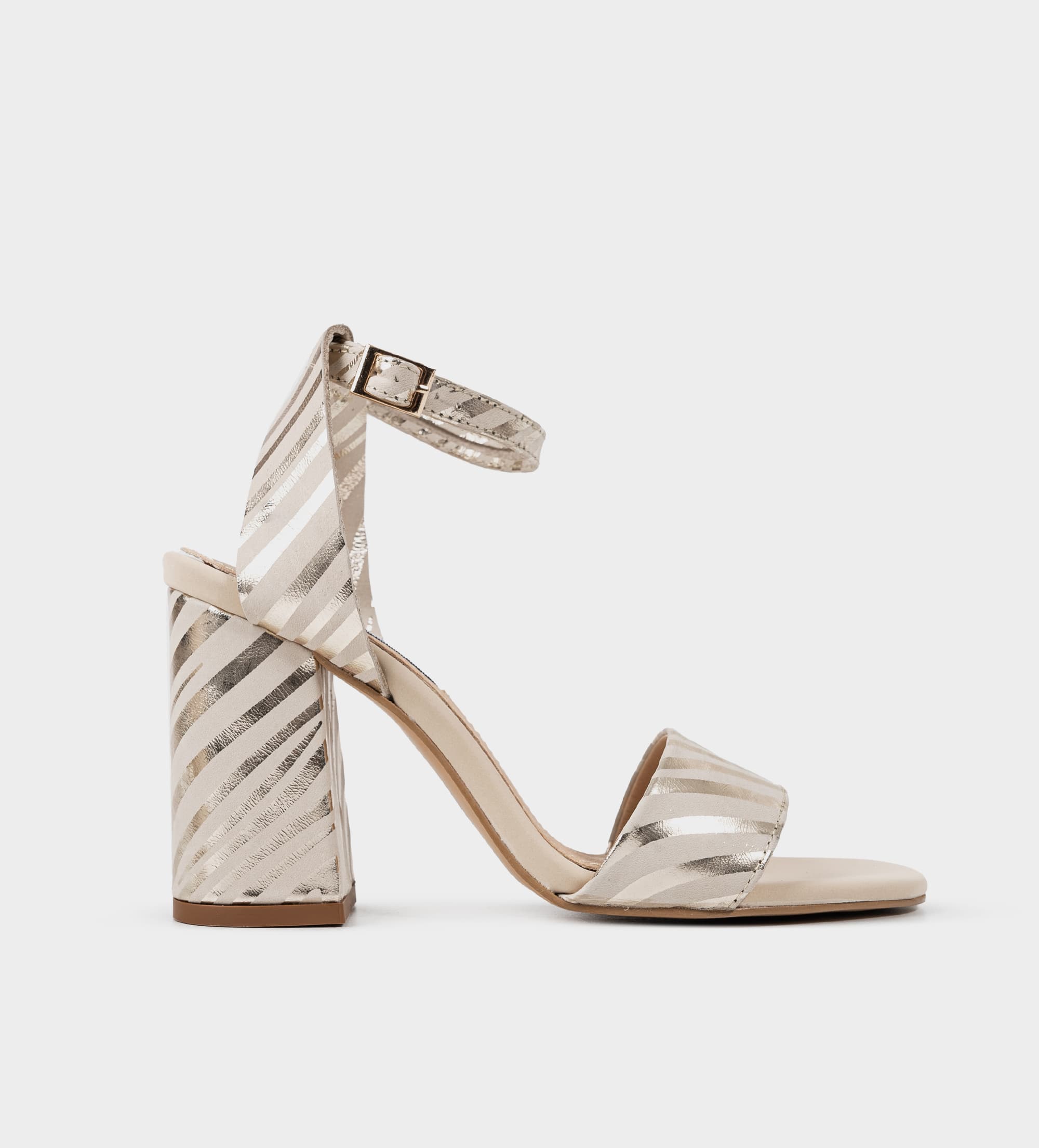 SANDALIA TACÓN PIEL BEIGE / NÍQUEL