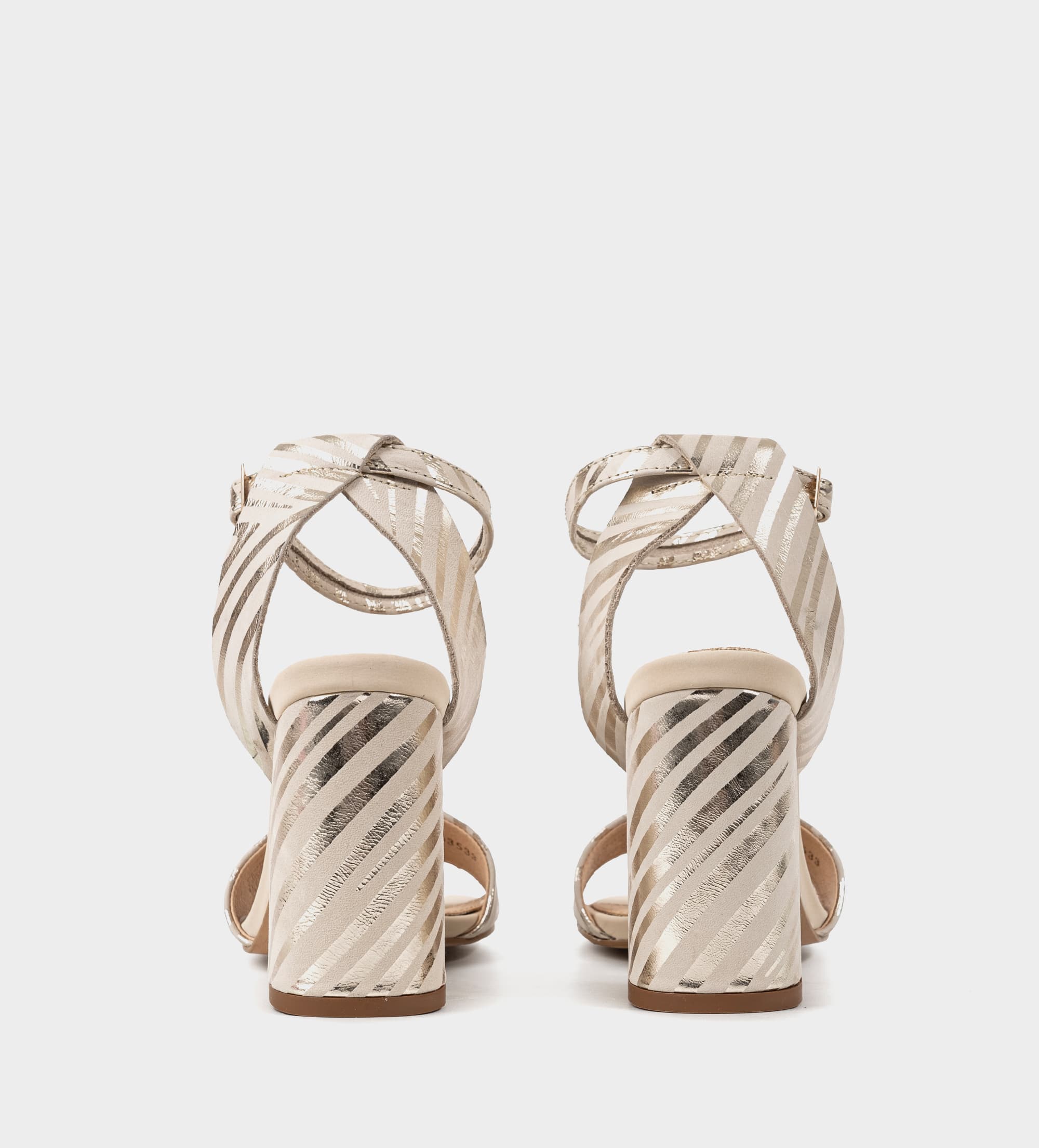 SANDALIA TACÓN PIEL BEIGE / NÍQUEL