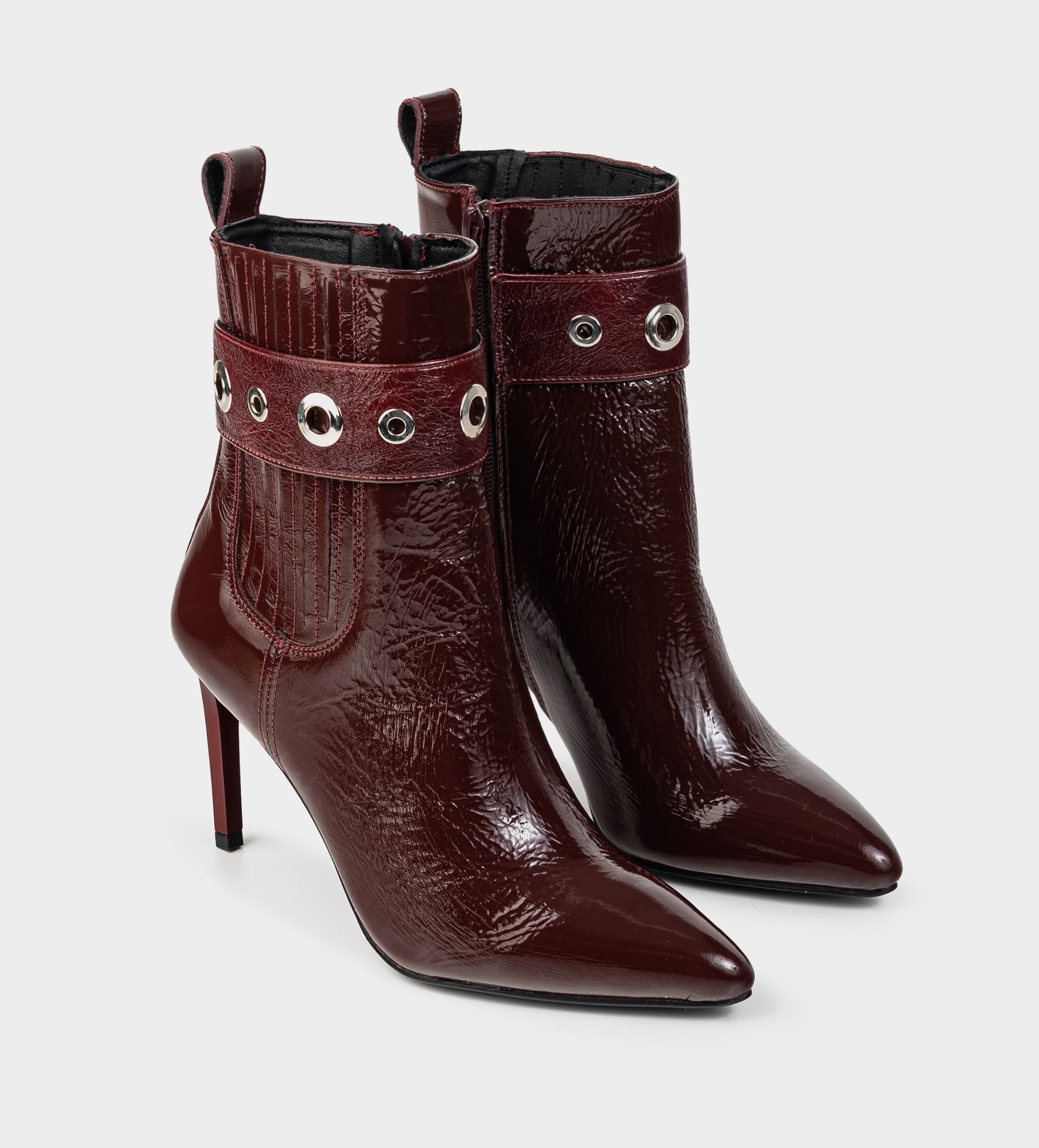 BOTA TACÓN CHELSEA PIEL CHAROL VINO