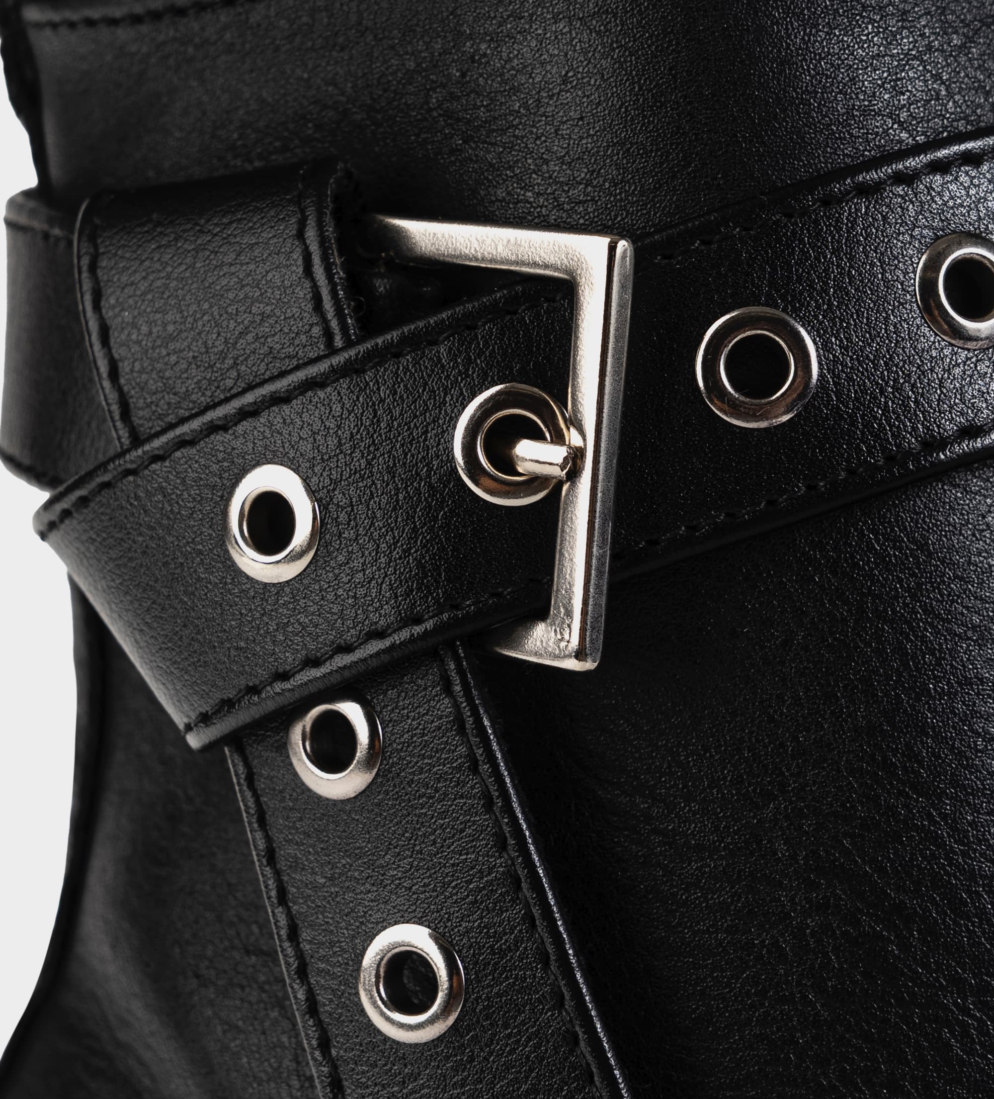 BOTA PIEL NEGRO CINTURÓN HEBILLA