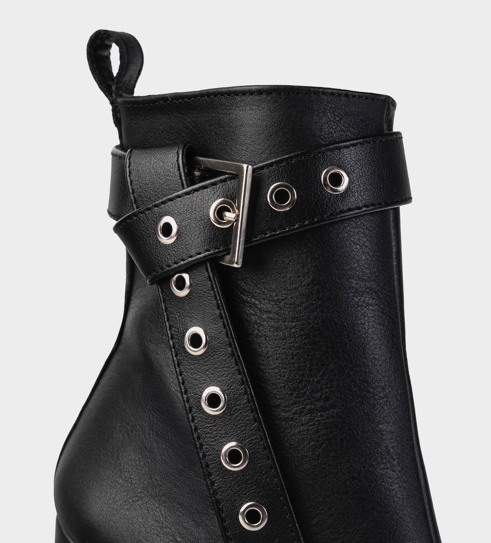 BOTA PIEL NEGRO CINTURÓN HEBILLA