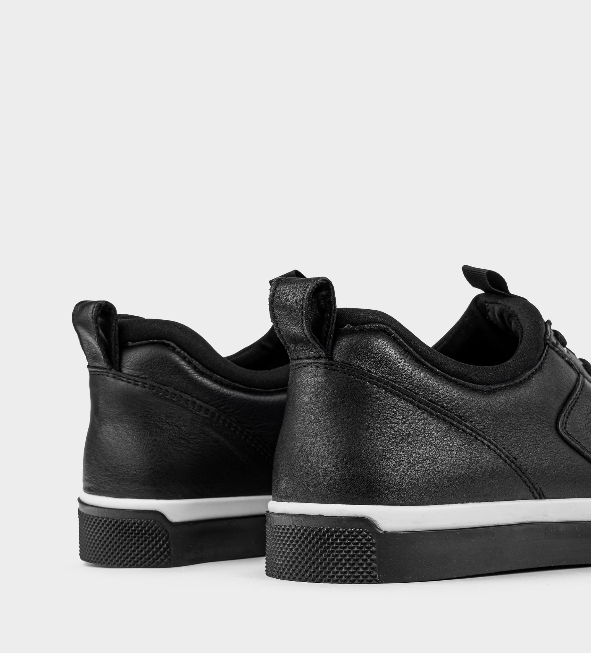 SNEAKERS CASUAL CALCETÍN PIEL NEGRO