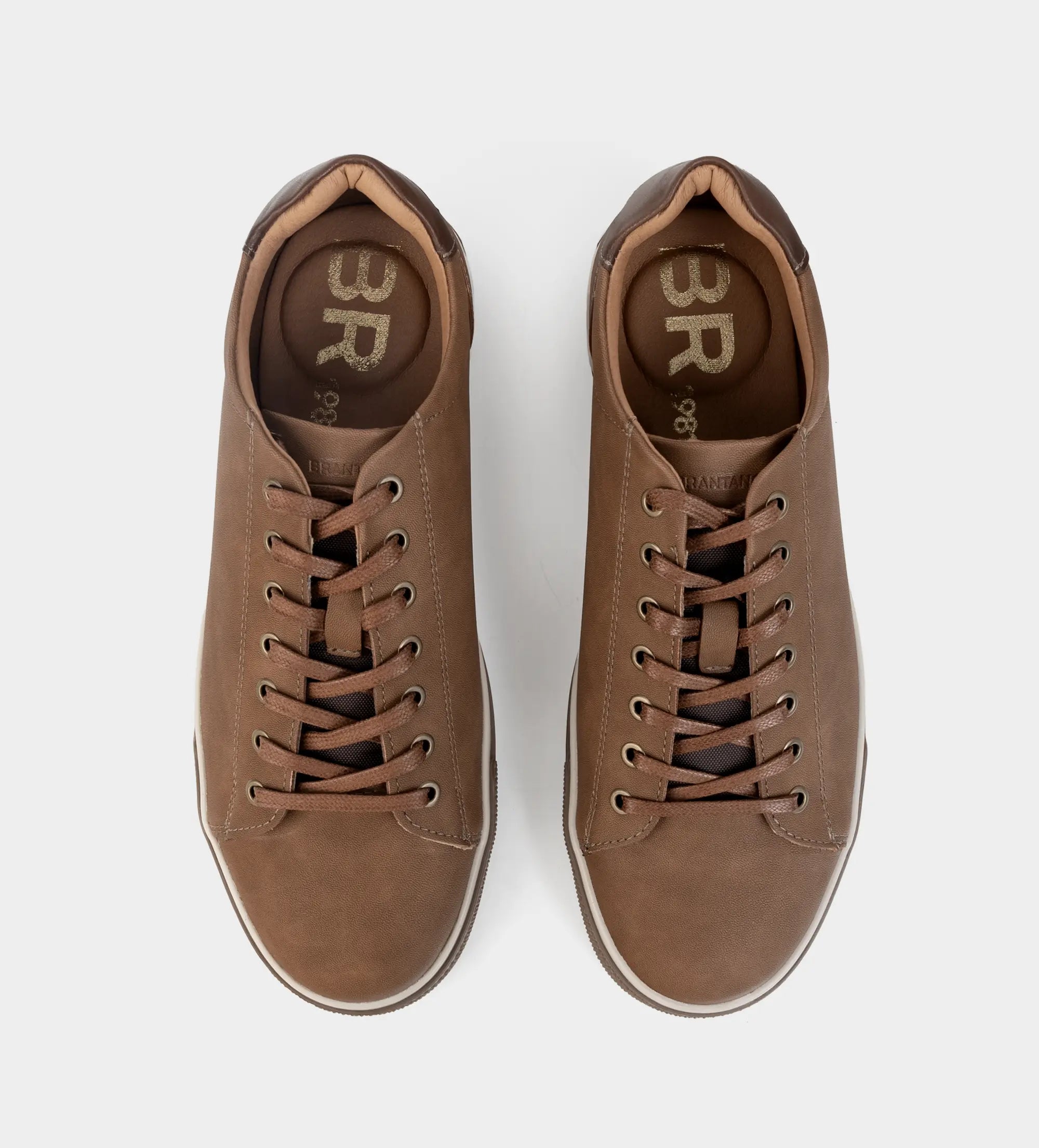SNEAKER CASUAL AGUJETAS MIEL
