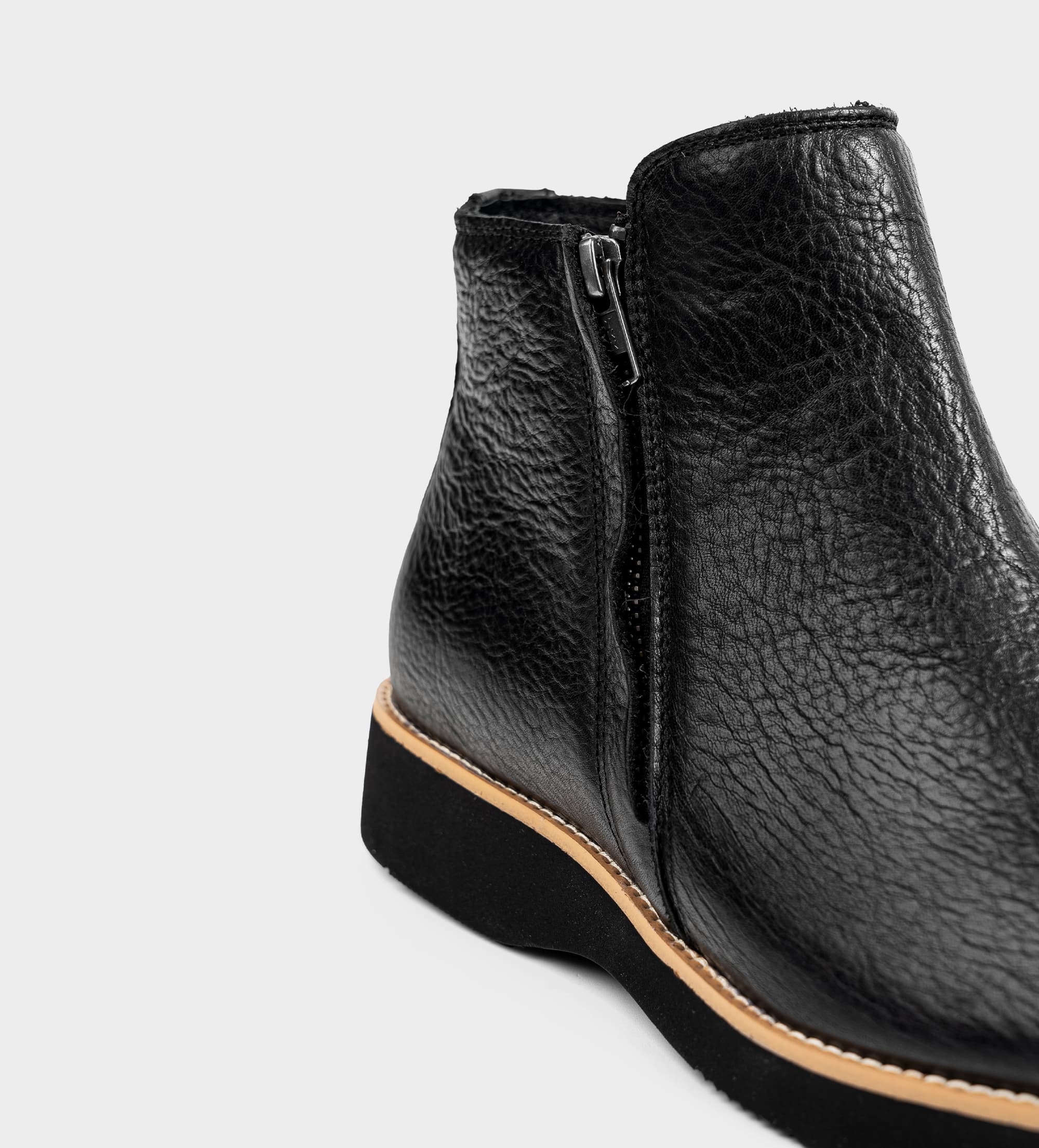 BOTÍN CIERRE PIEL NEGRO