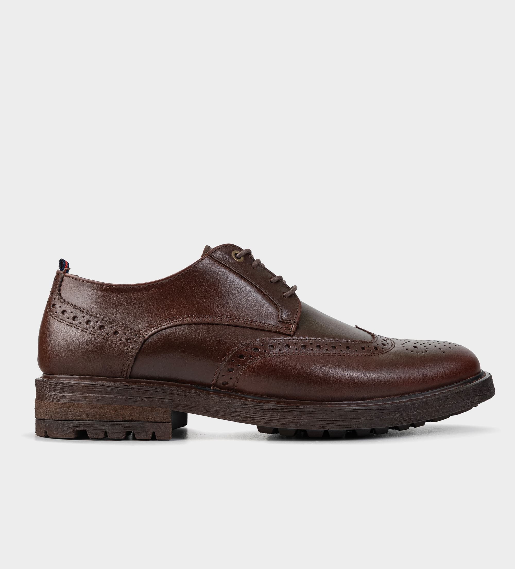 DERBY CASUAL WINGTIP PIEL CAFÉ