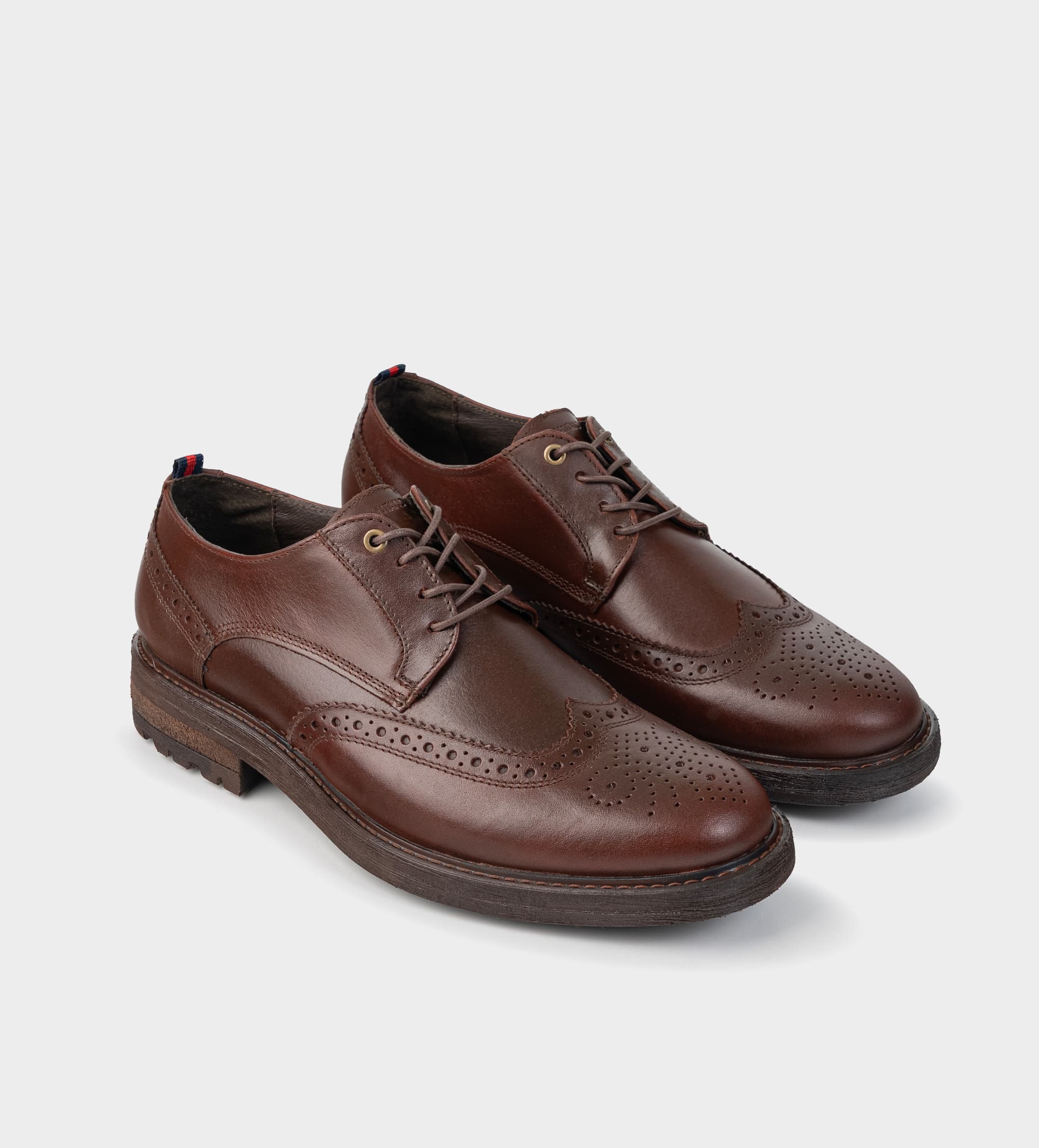 DERBY CASUAL WINGTIP PIEL CAFÉ
