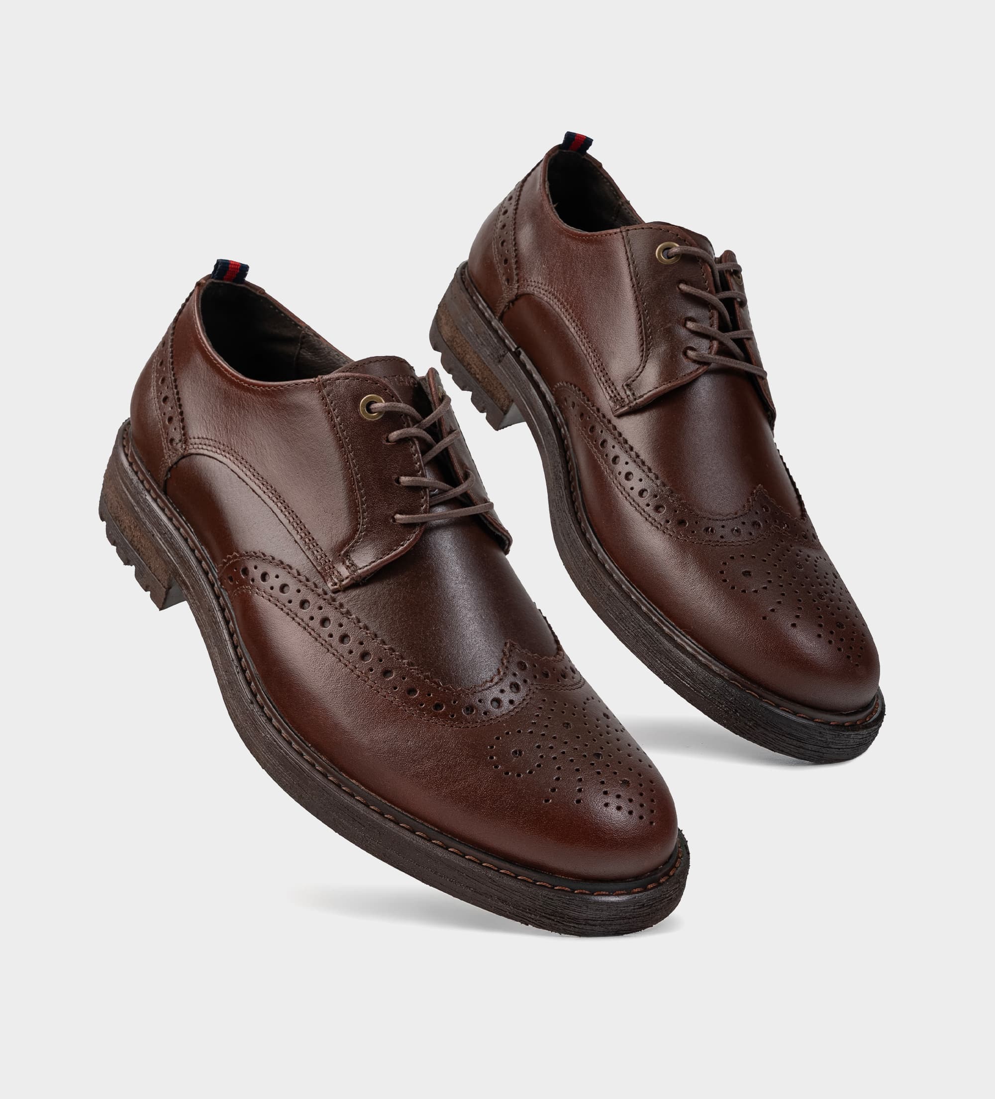 DERBY CASUAL WINGTIP PIEL CAFÉ