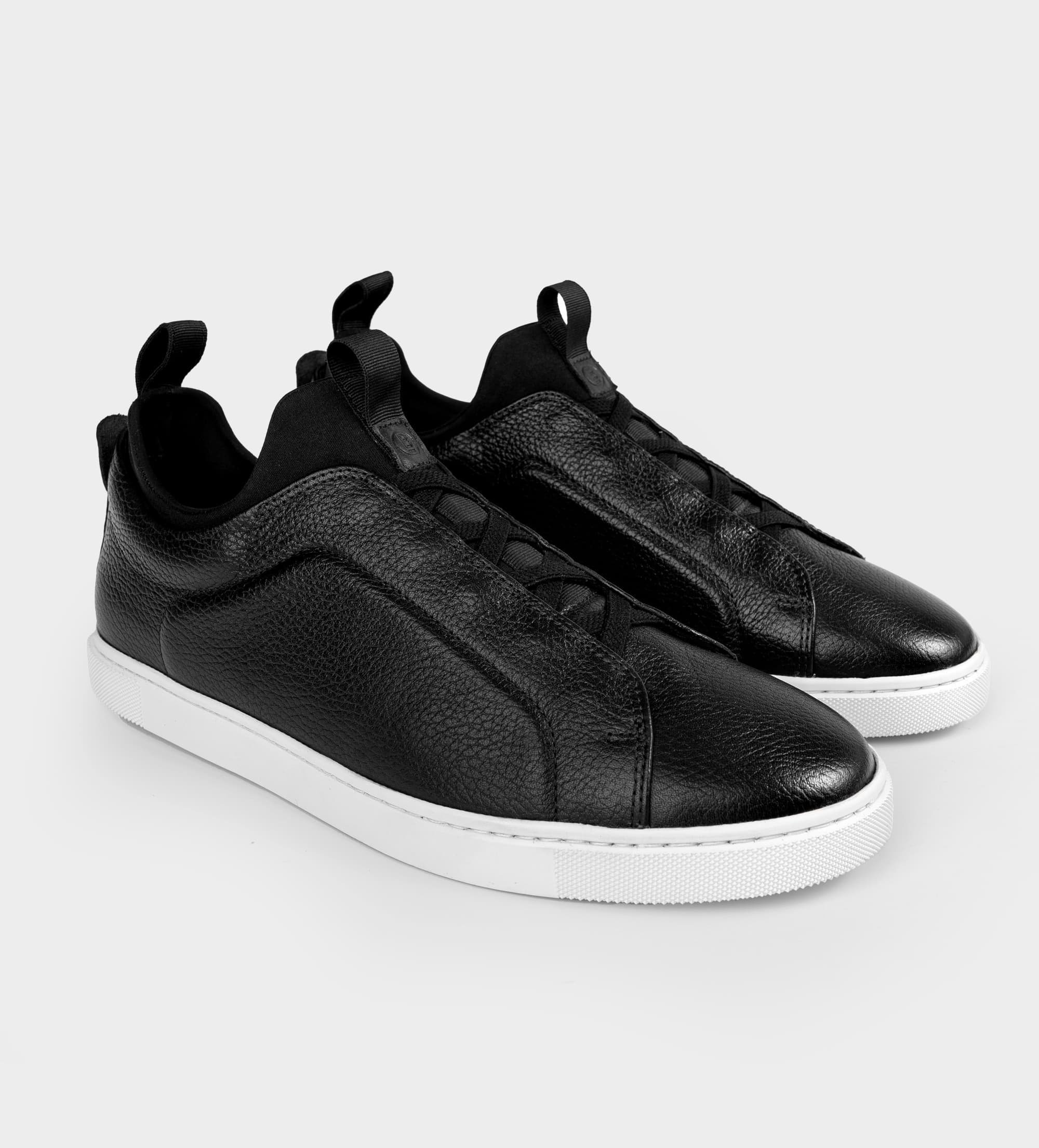 SNEAKER SLIP ON PIEL NEGRO
