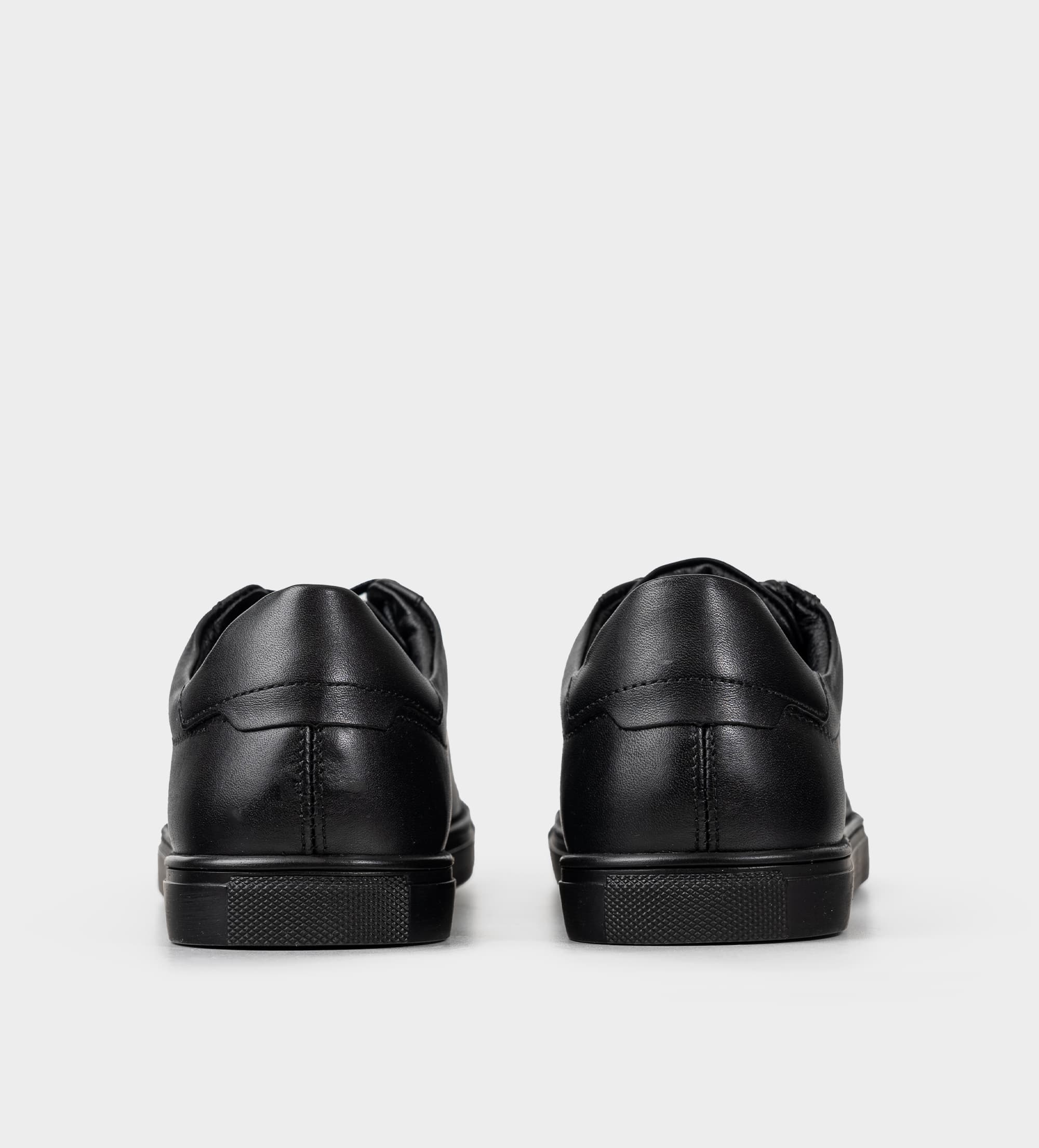 TEEN. SNEAKER PIEL NEGRO