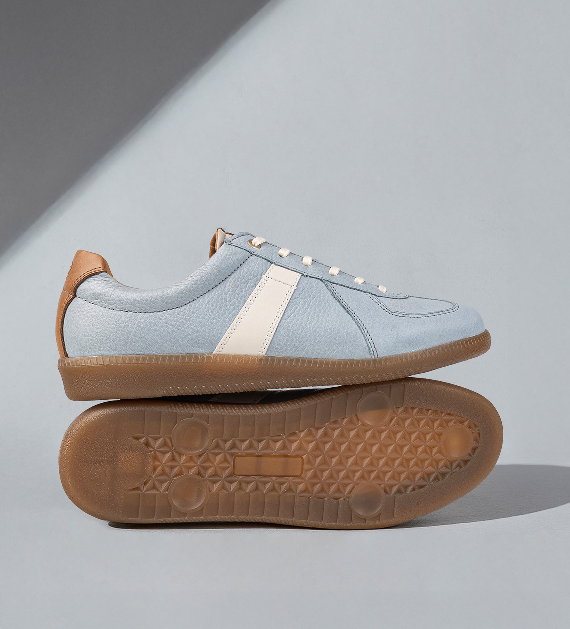 SNEAKER PIEL CASUAL AZUL