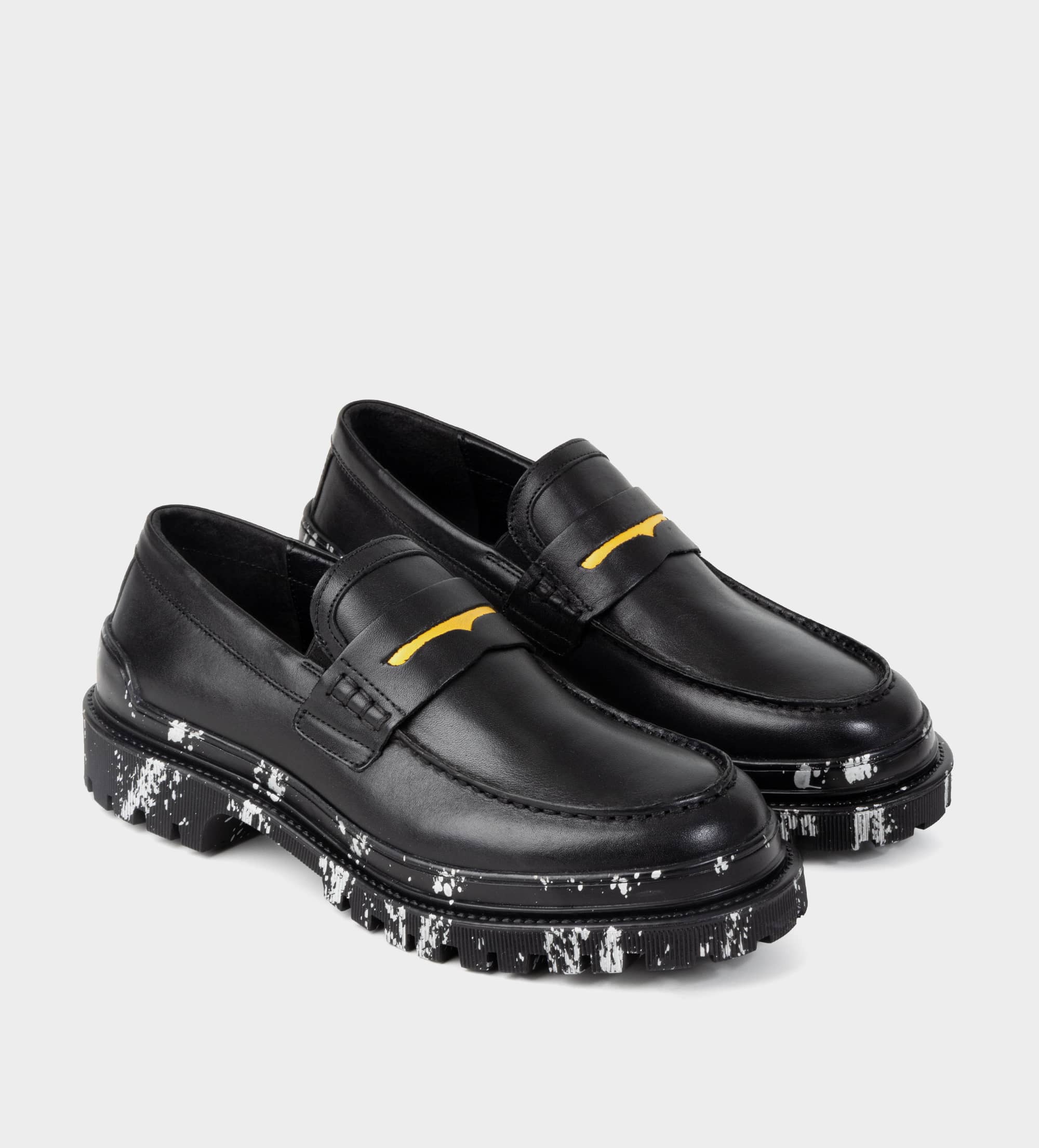 MOCASÍN SLIP ON TRACK PIEL NEGRO