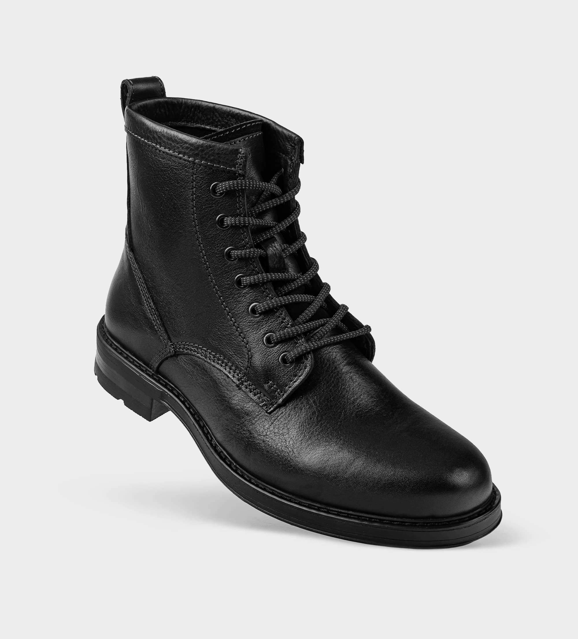 BOTA AGUJETA PIEL NEGRO