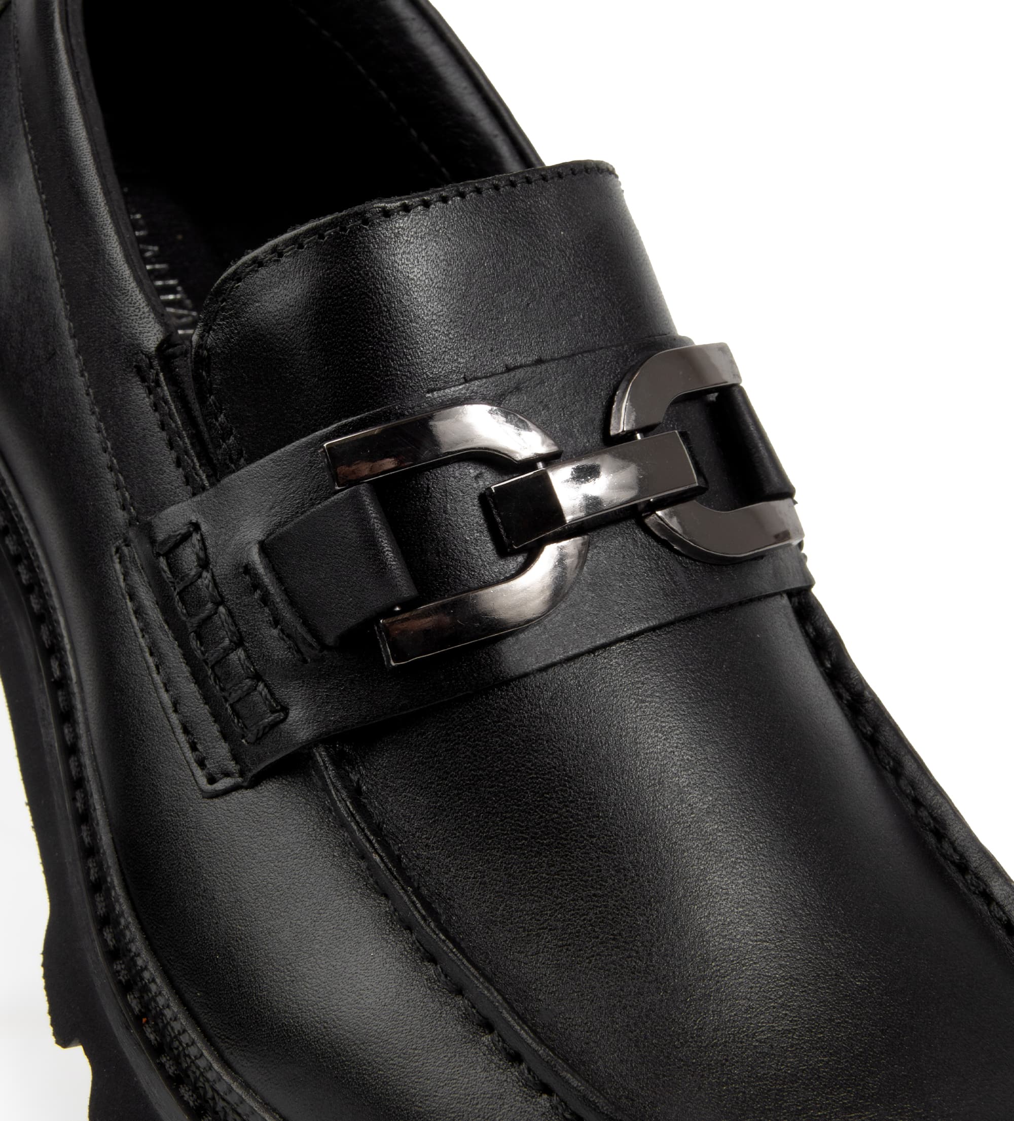 MOCASÍN TRACK HERRAJE PIEL NEGRO