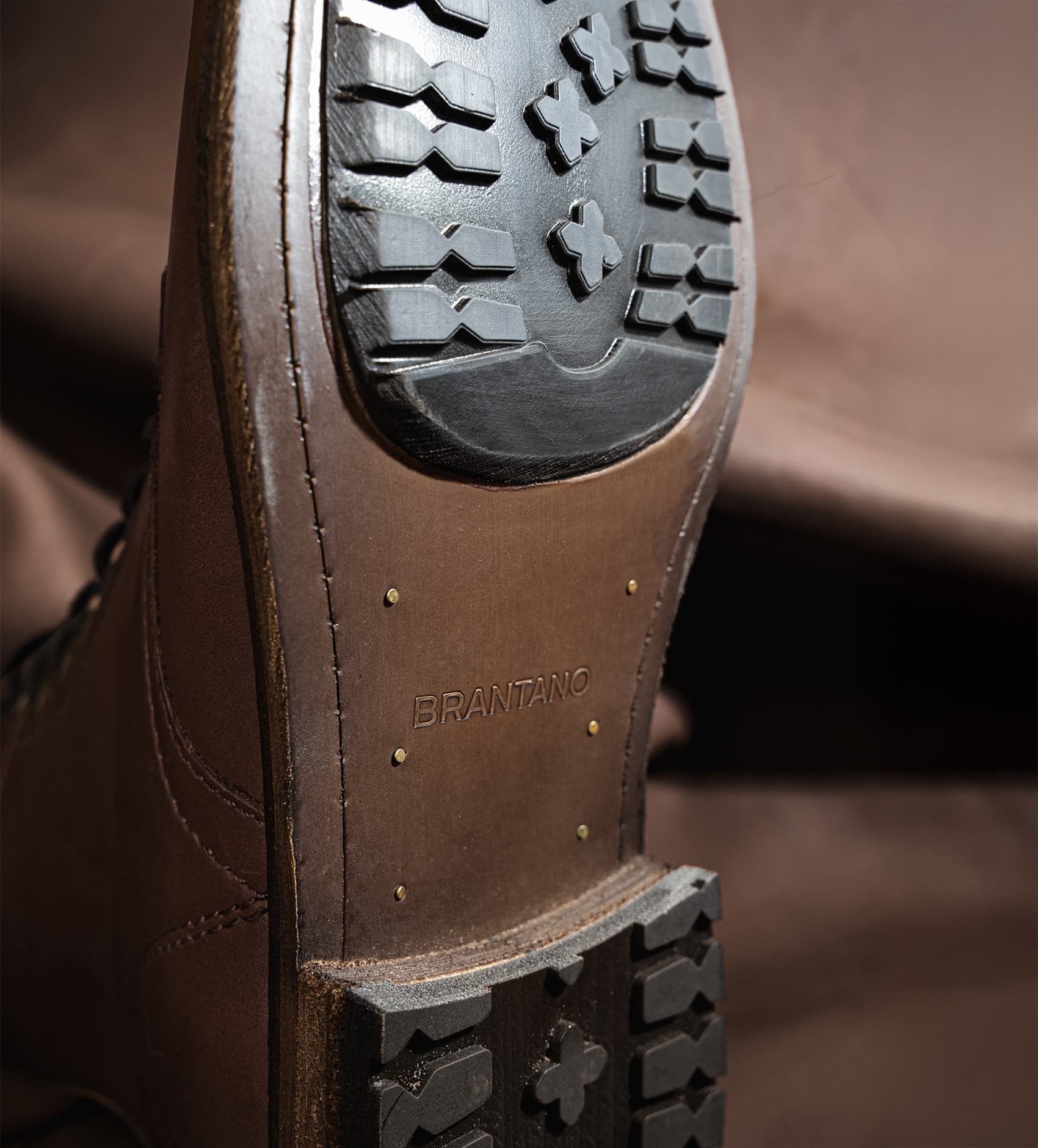 BOTA AGUJETAS PIEL MIEL