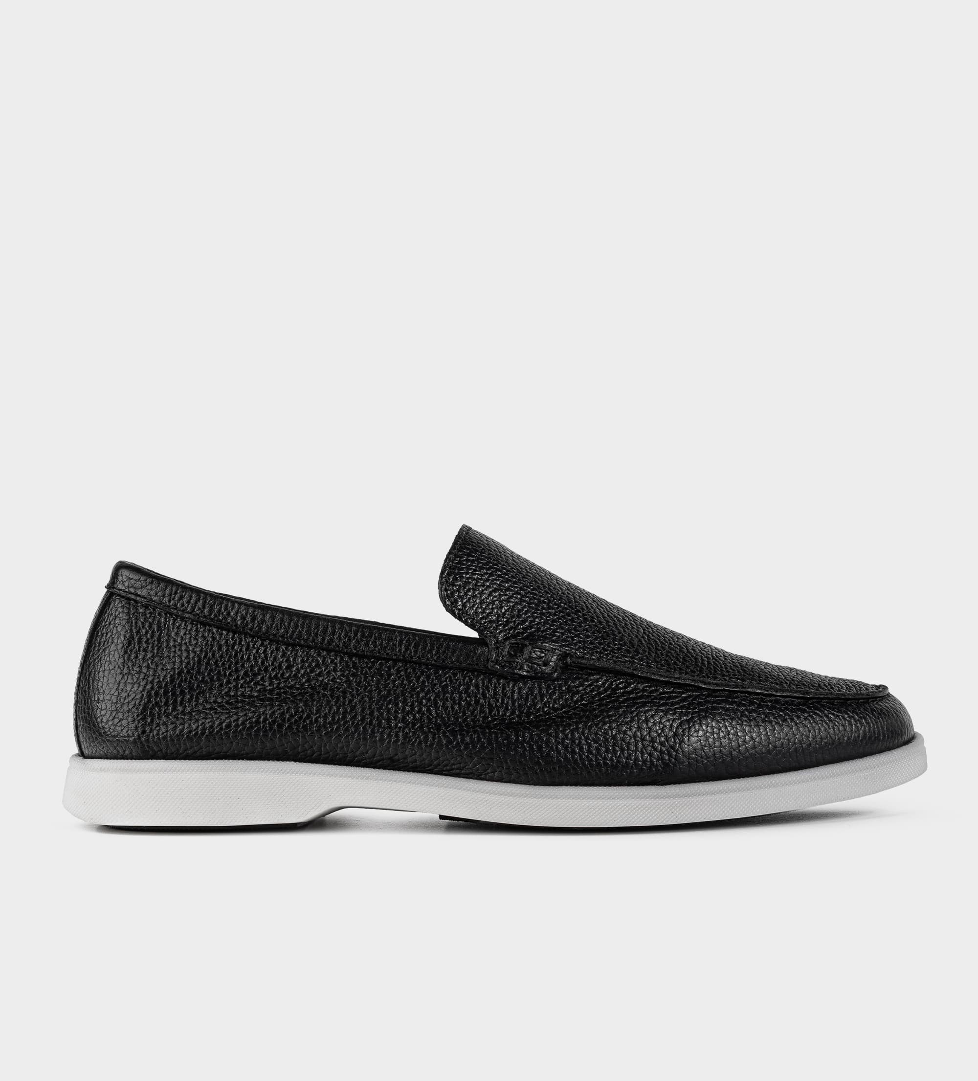 MOCASÍN SLIP ON PIEL NEGRO