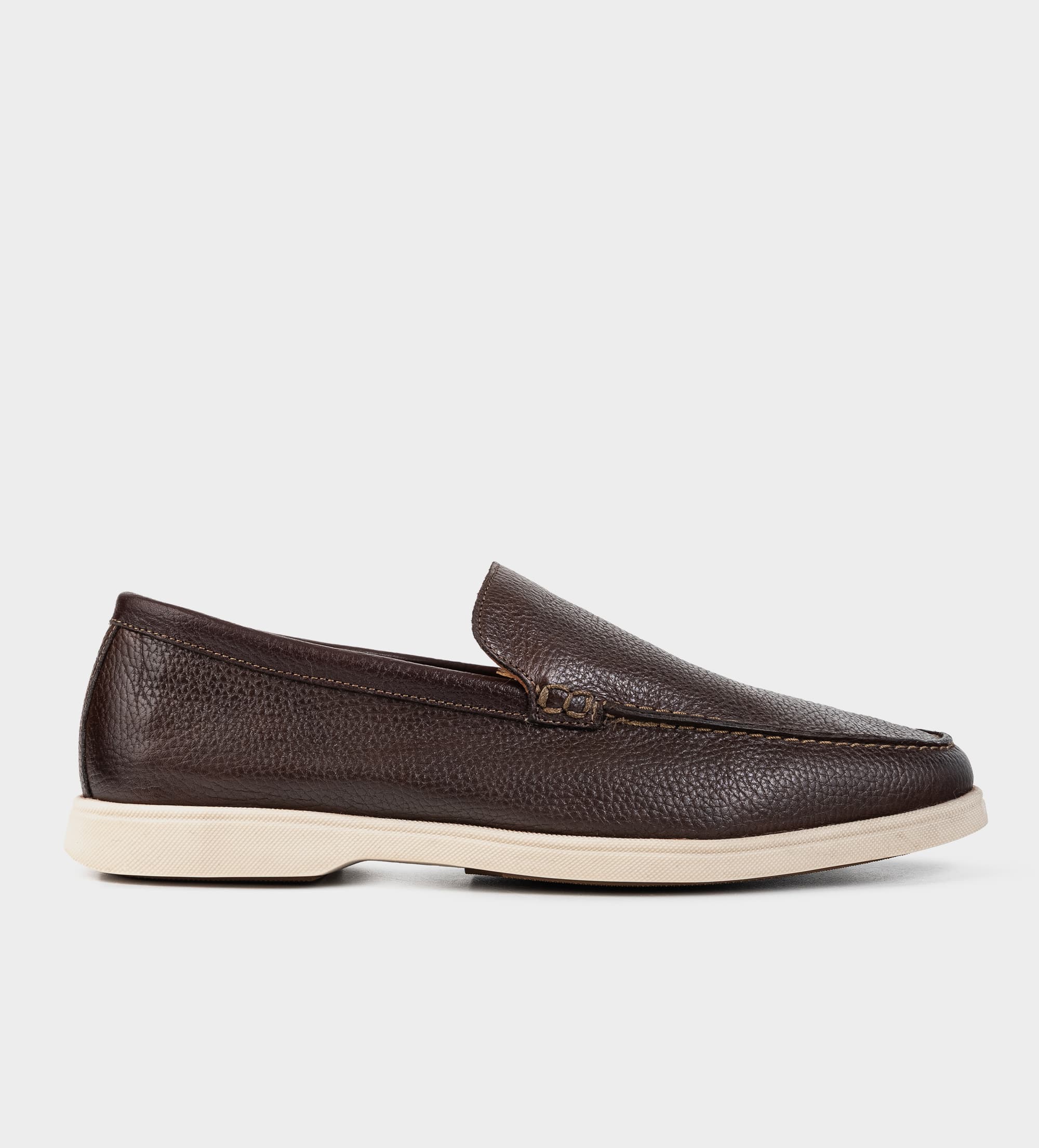 MOCASÍN SLIP ON PIEL CAFÉ