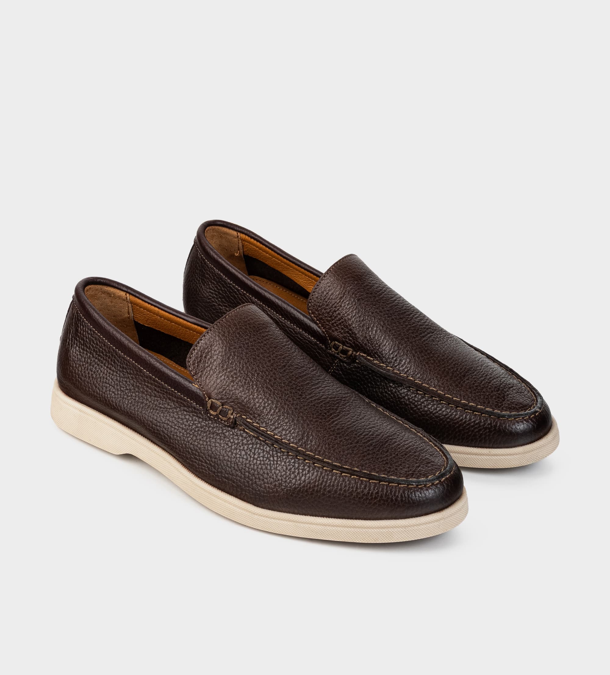 MOCASÍN SLIP ON PIEL CAFÉ