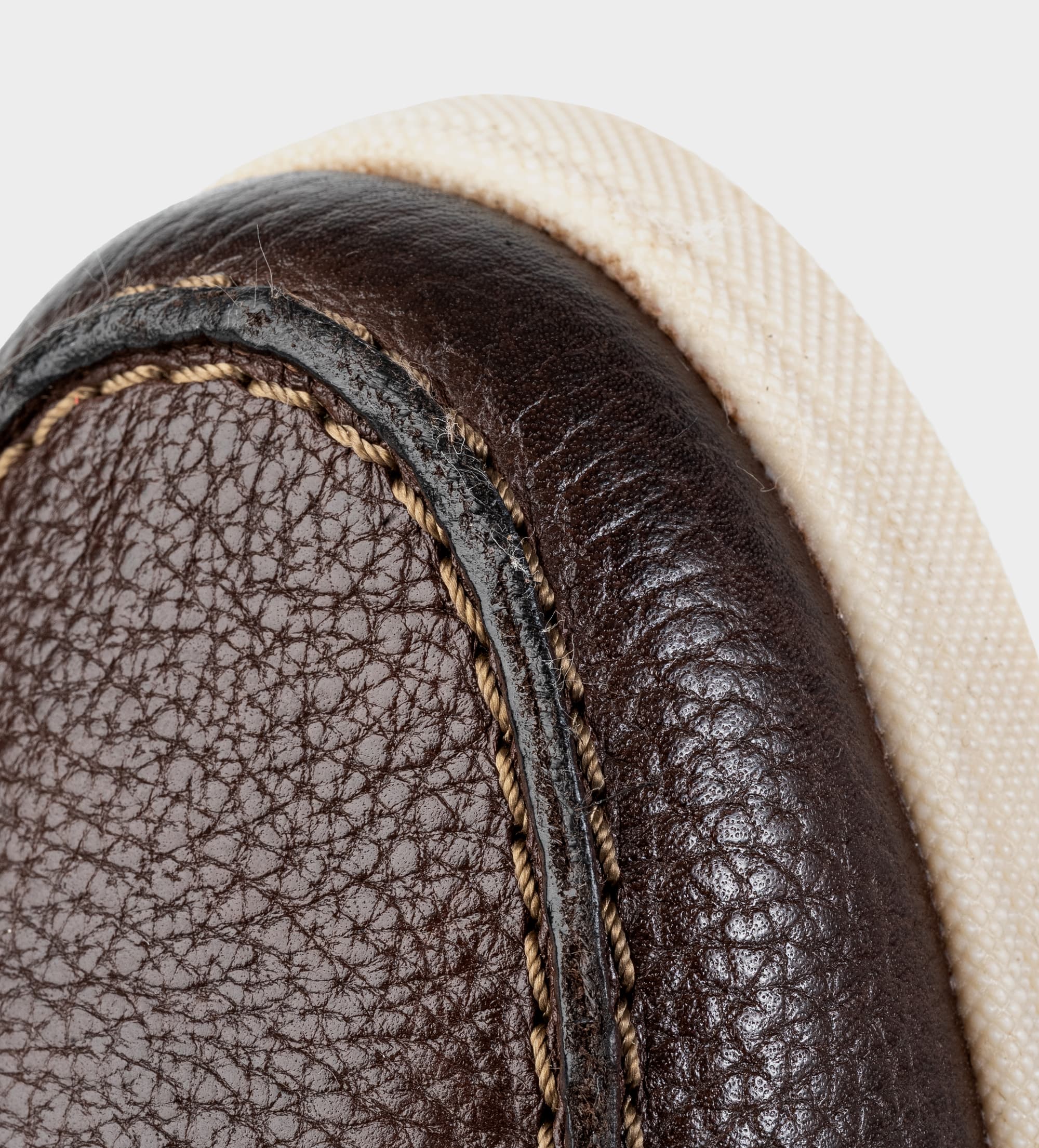 MOCASÍN SLIP ON PIEL CAFÉ