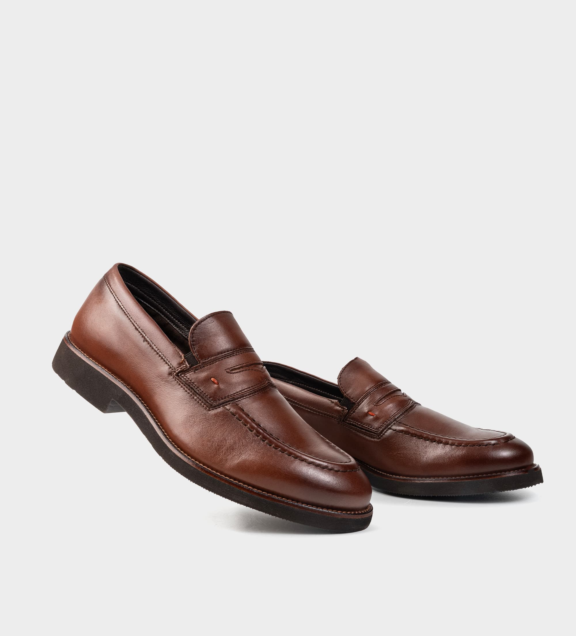 MOCASÍN PIEL CAFÉ SUELA ULTRALIGERA