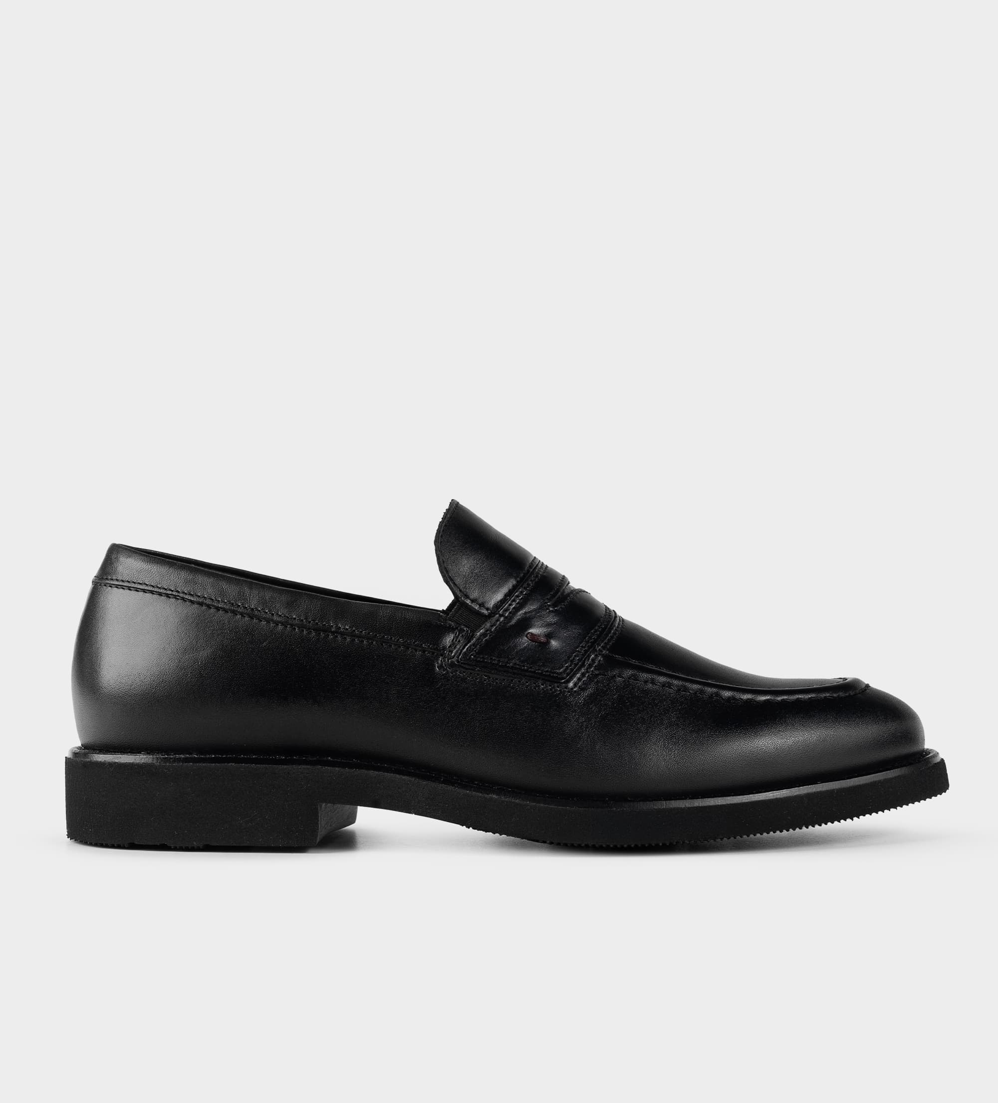 MOCASIN PIEL NEGRO SUELA ULTRALIGERA