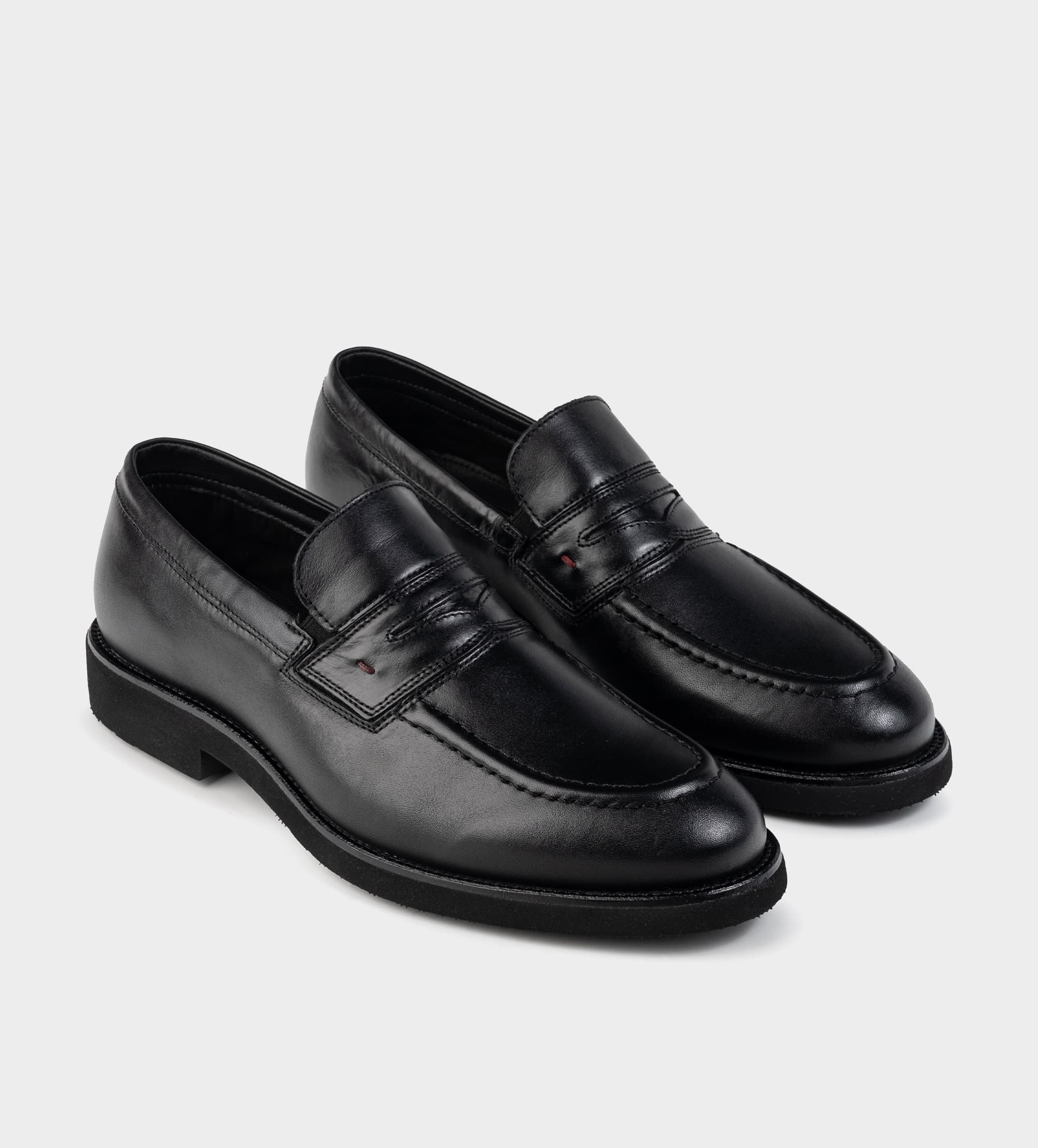 MOCASIN PIEL NEGRO SUELA ULTRALIGERA