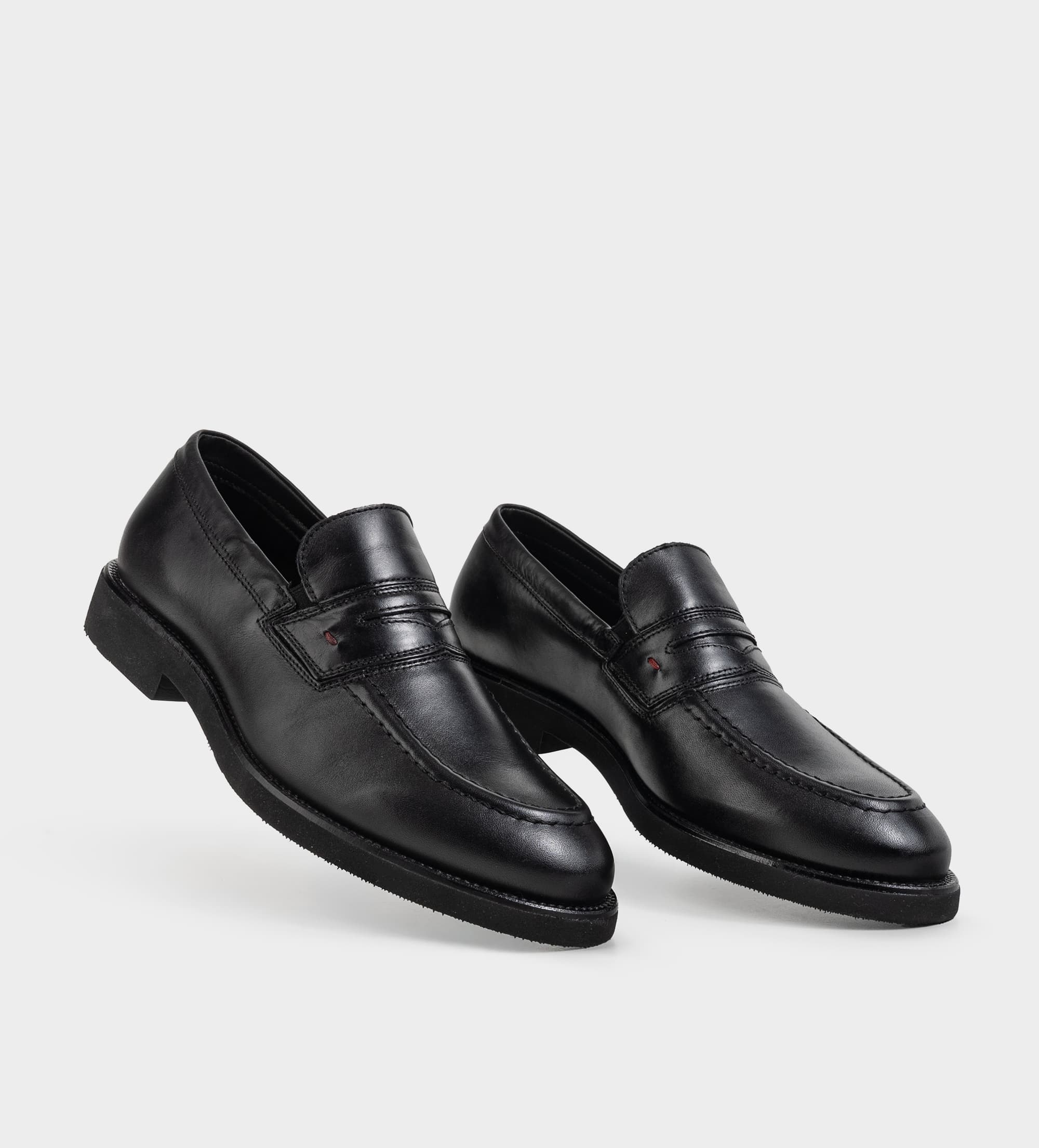 MOCASIN PIEL NEGRO SUELA ULTRALIGERA