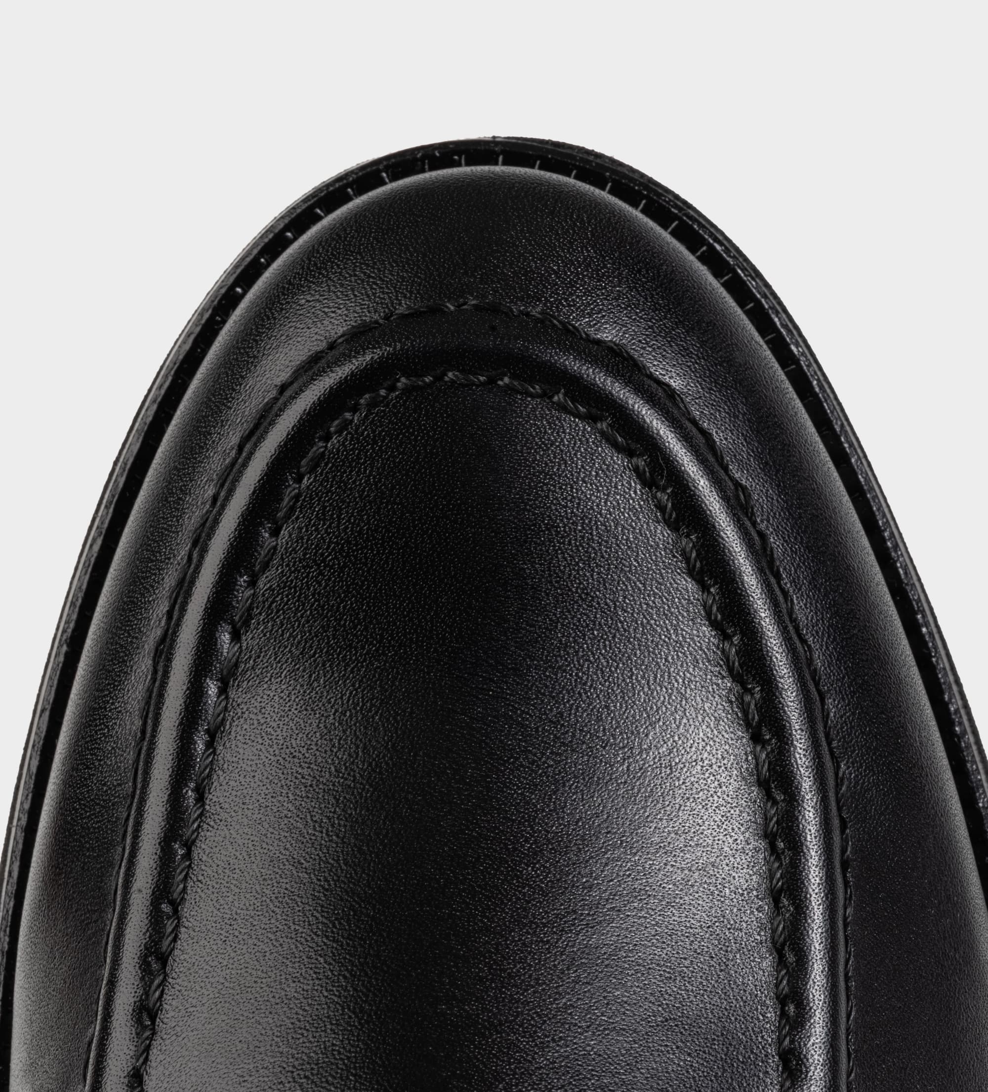 MOCASIN PIEL NEGRO SUELA ULTRALIGERA