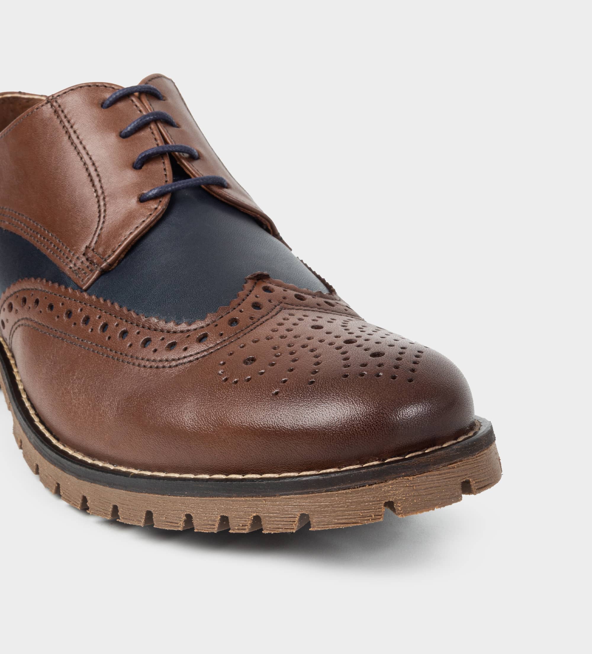 DERBY WINGTIP PIEL CAFÉ / AZUL