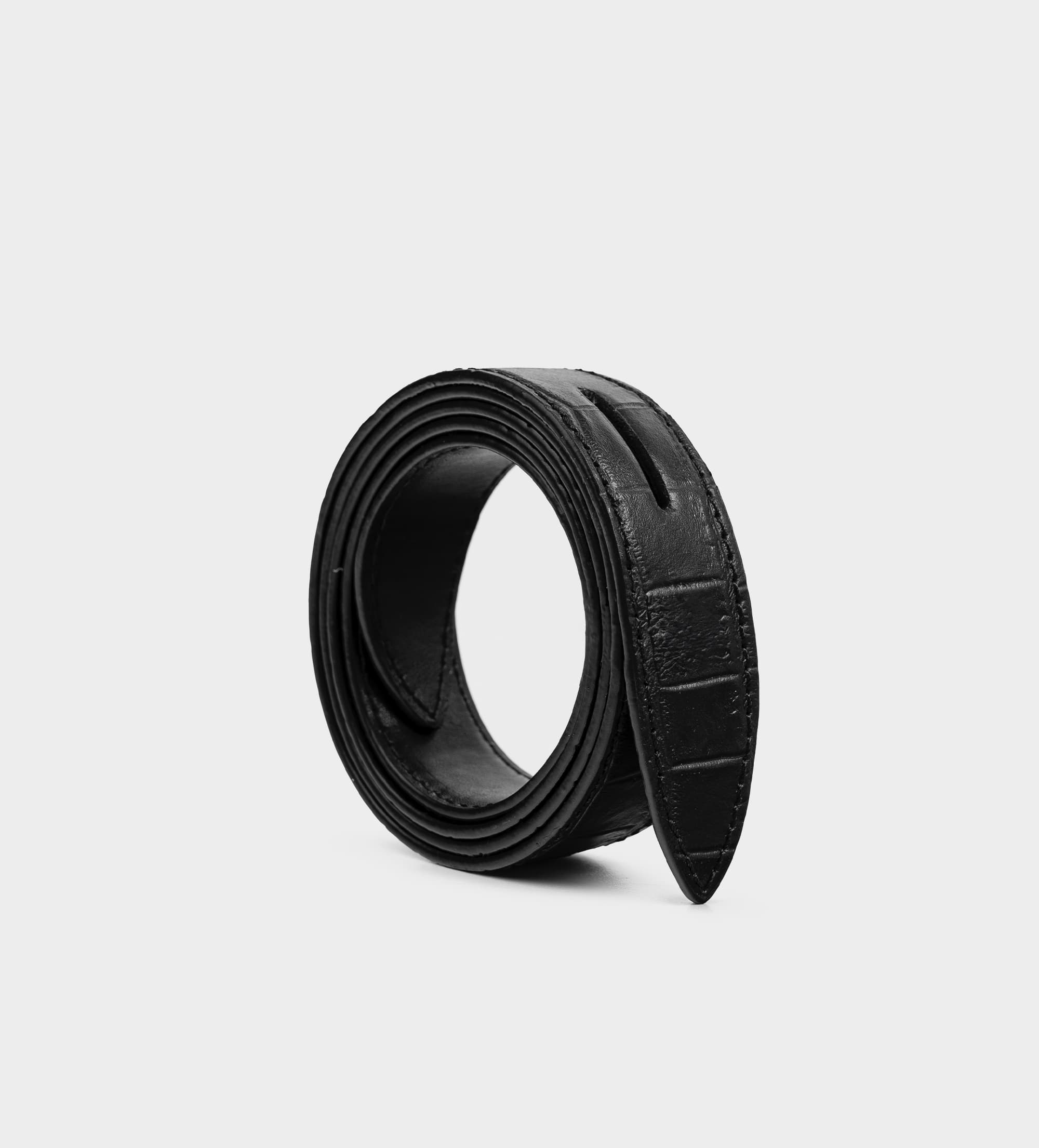 CINTURÓN TEXTURA PIEL NEGRO