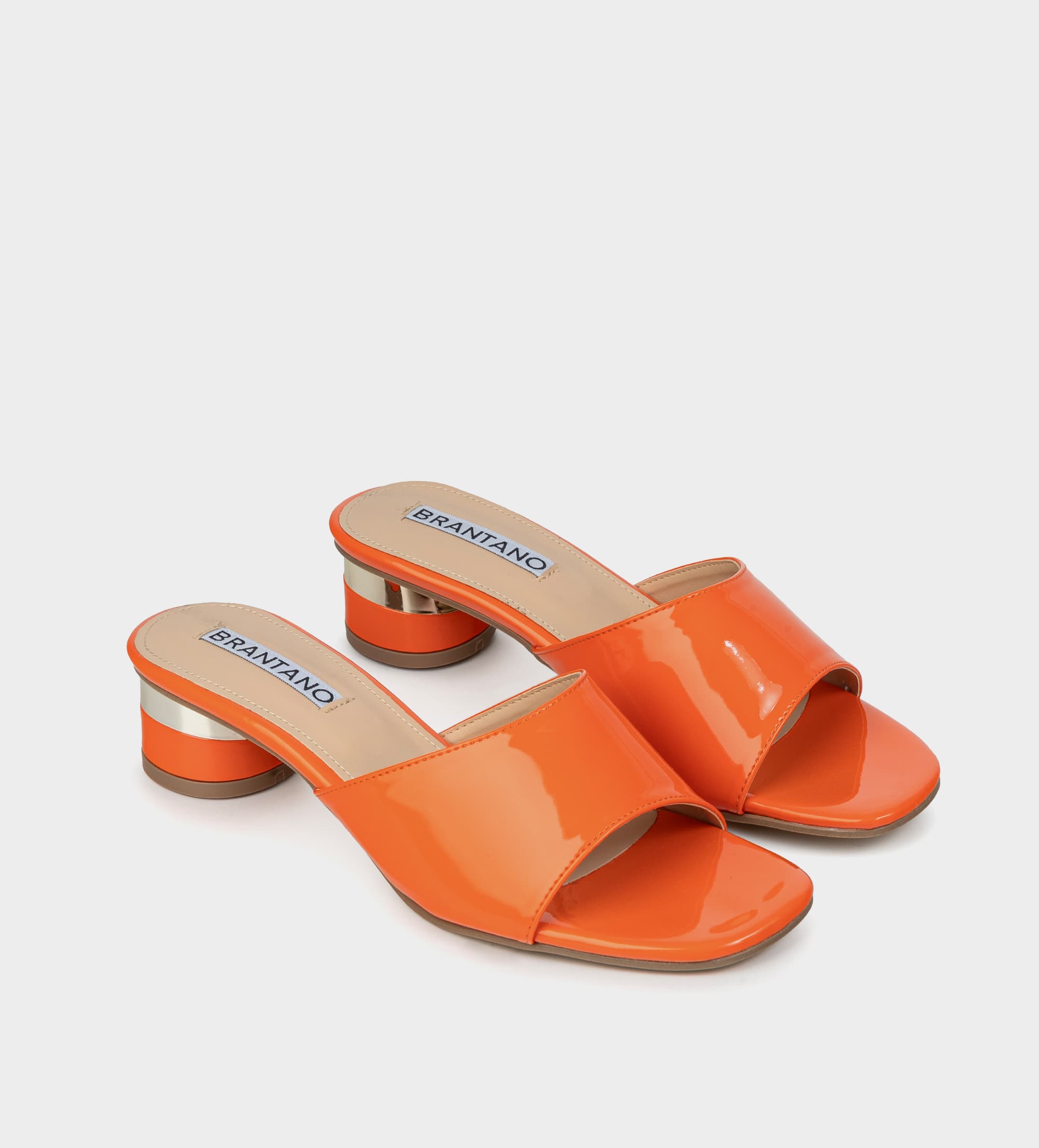 SANDALIA MULE TACÓN BAJO CHAROL NARANJA