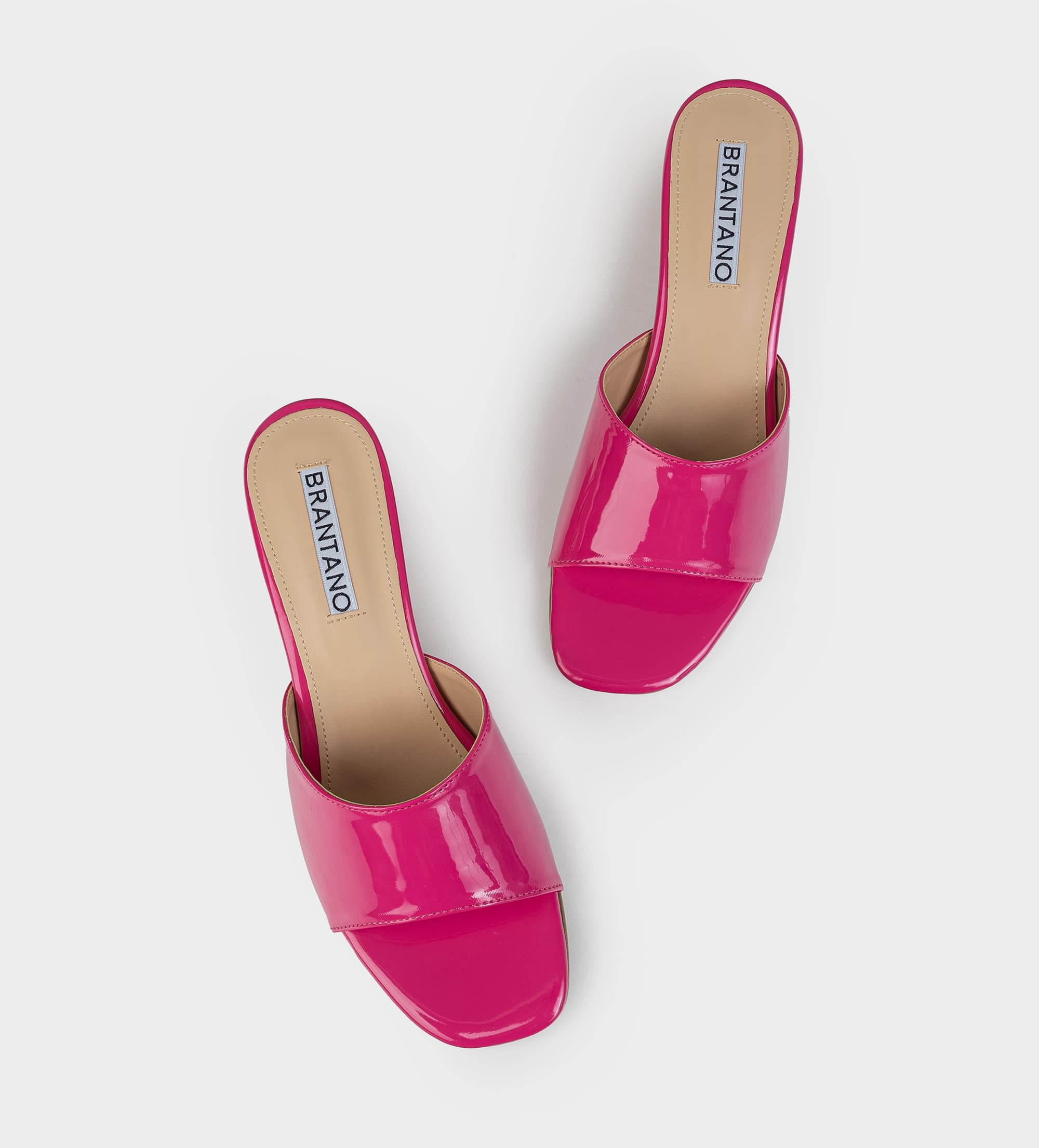 SANDALIA MULE TACÓN BAJO CHAROL ROSA