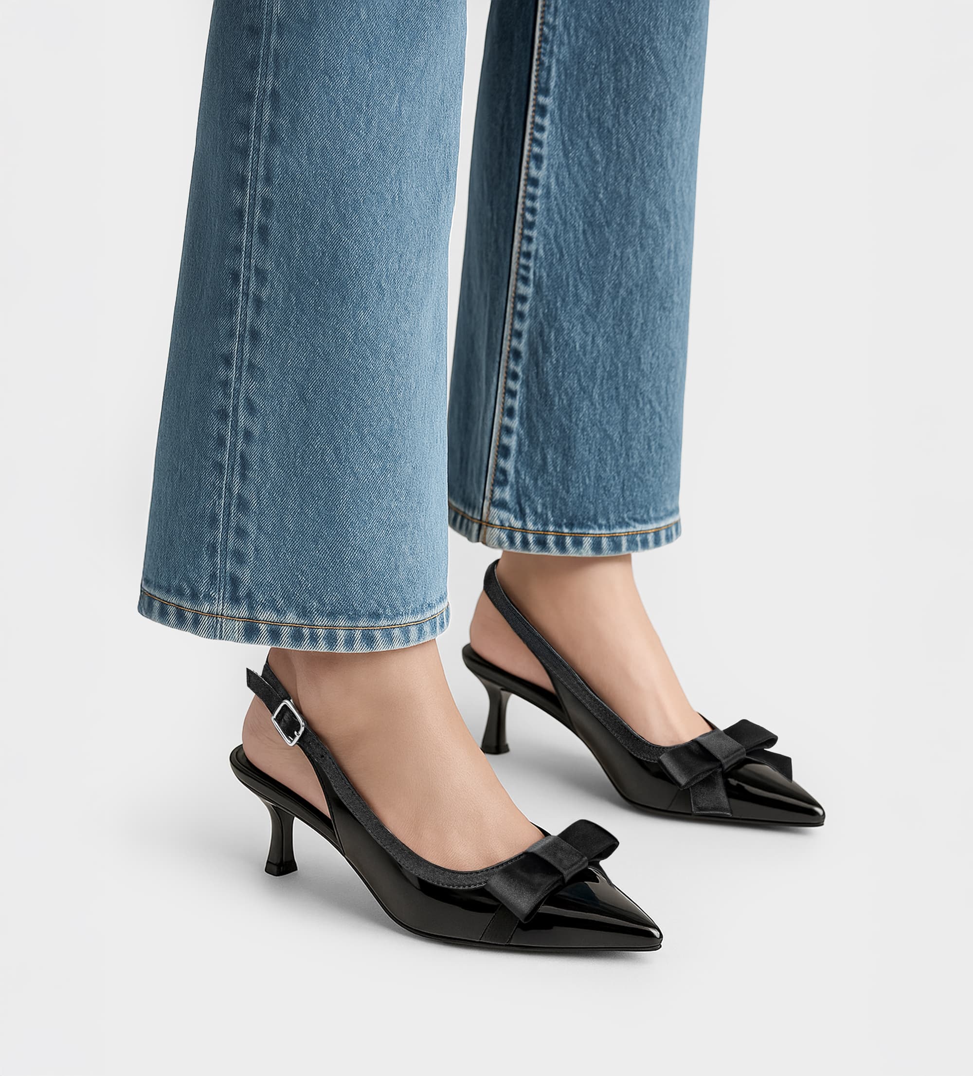 ZAPATILLA DESTALONADA TACÓN KITTEN CHAROL NEGRO